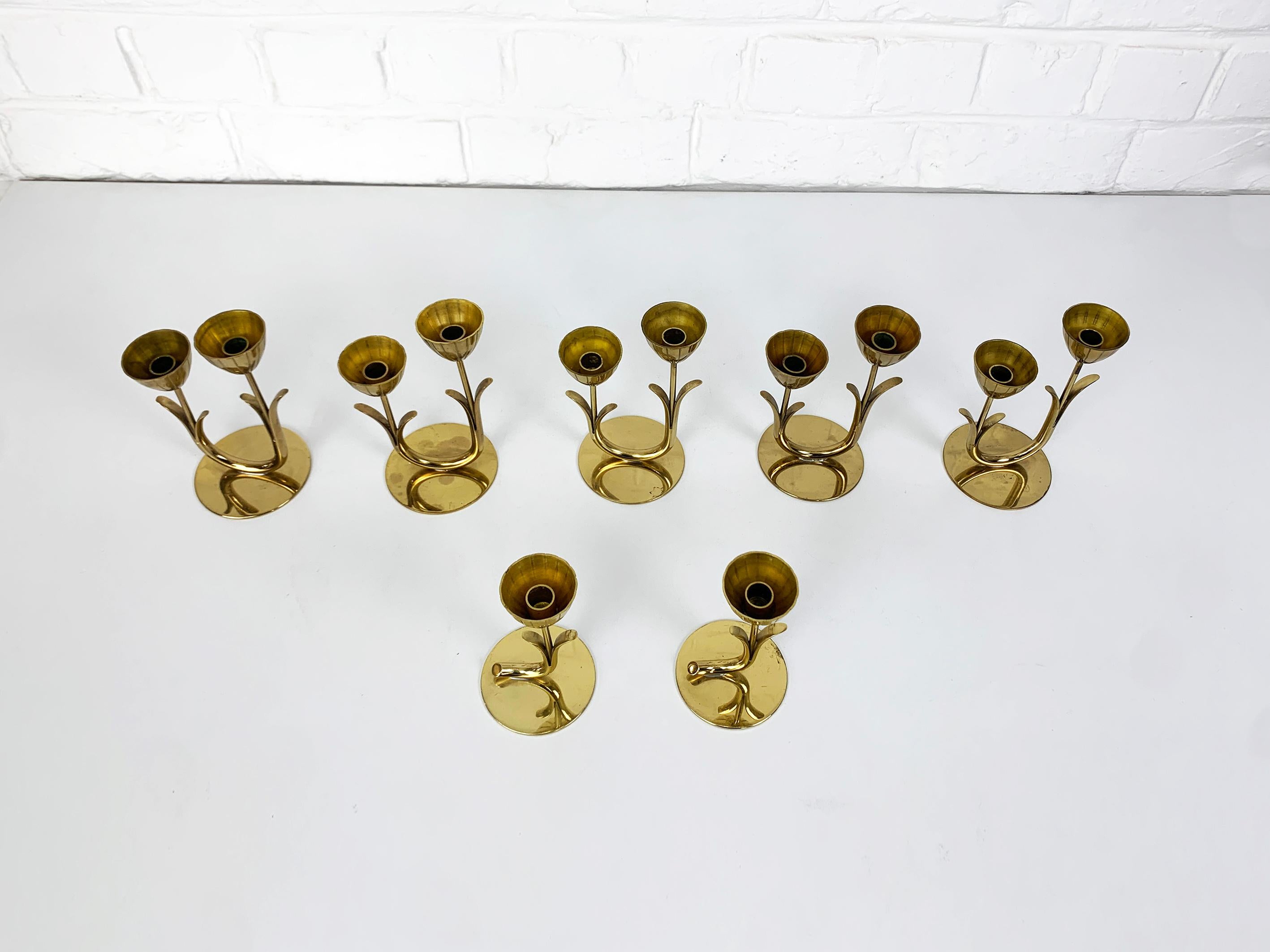 Suédois Ensemble de 7 chandeliers scandinaves en laiton, Gunnar Ander Metal Sweden 1950s en vente