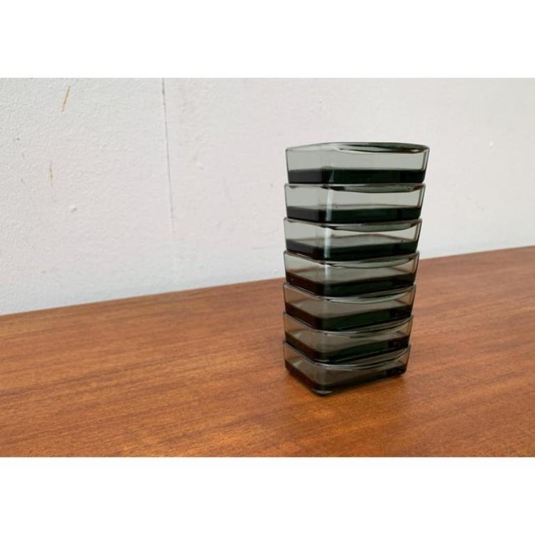 Danois Ensemble de 7 petits plateaux-bols en verre Cabaret danois du milieu du siècle, Holmegaard, années 1960 en vente