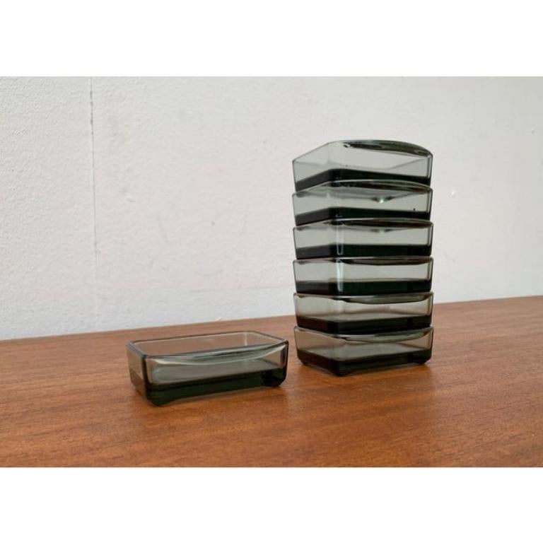 Ensemble de 7 petits plateaux-bols en verre Cabaret danois du milieu du siècle, Holmegaard, années 1960 Excellent état - En vente à Hamburg, DE