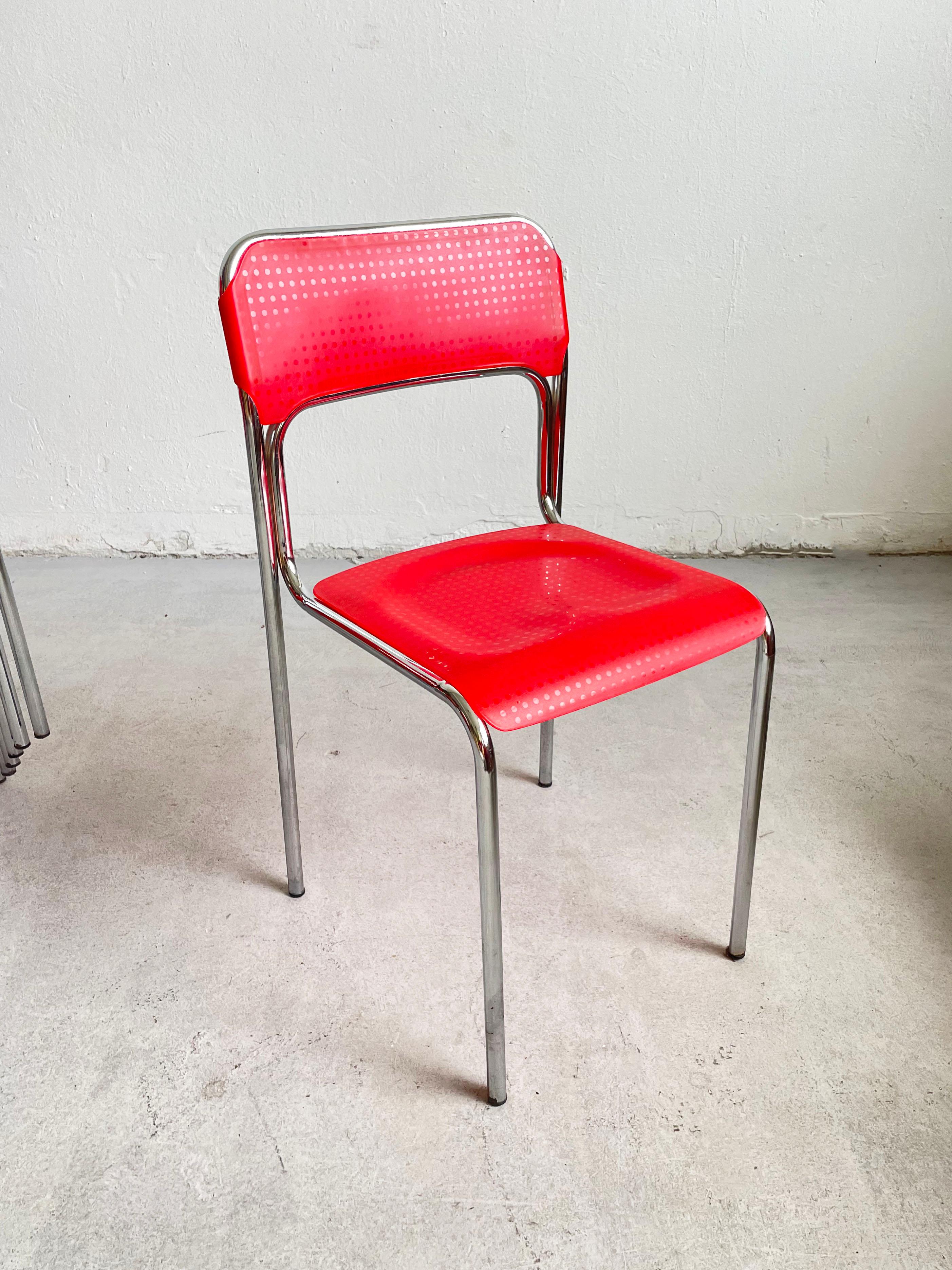 Set of 7 Stacking Bauhaus Style Dining Chairs, Italy 1970s In Good Condition In Zagreb, HR