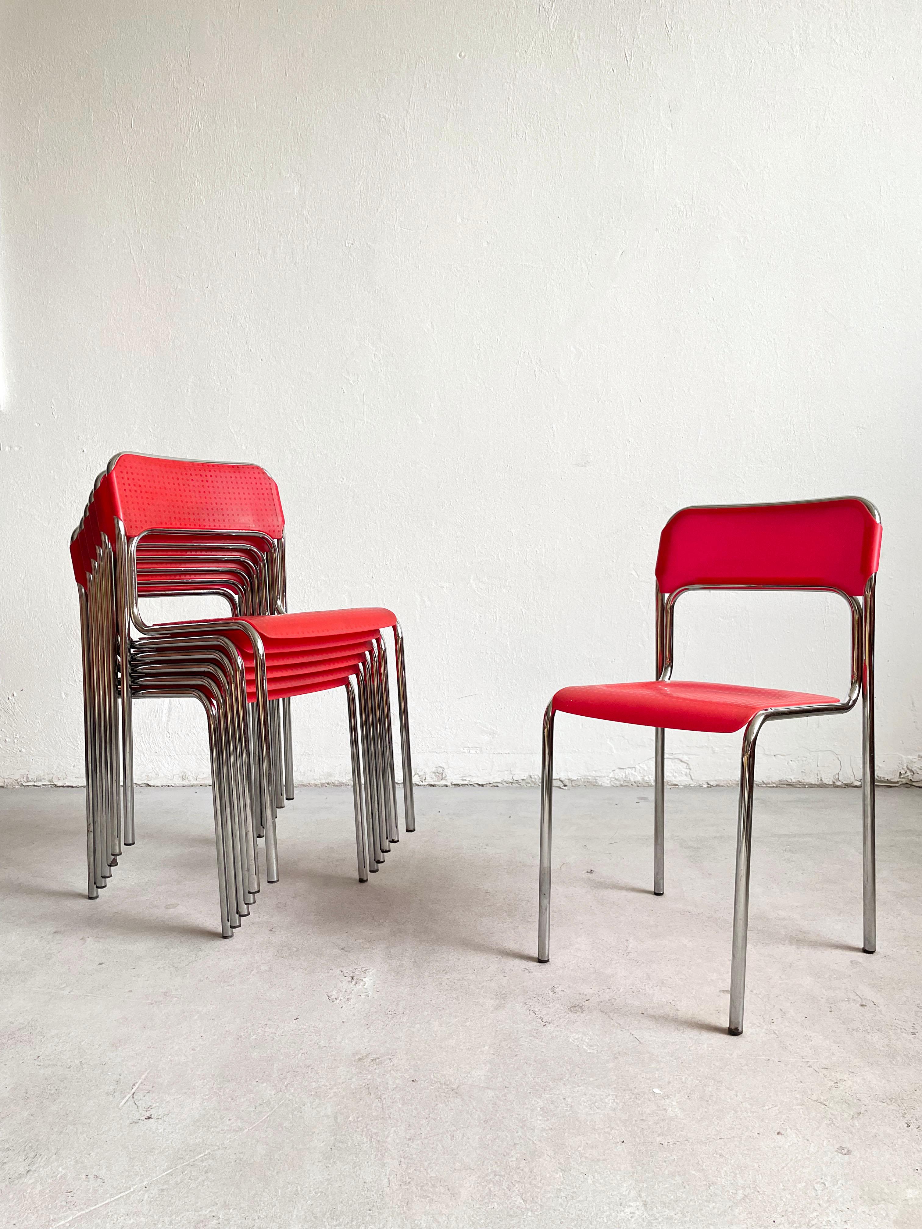 Set of 7 Stacking Bauhaus Style Dining Chairs, Italy 1970s 2