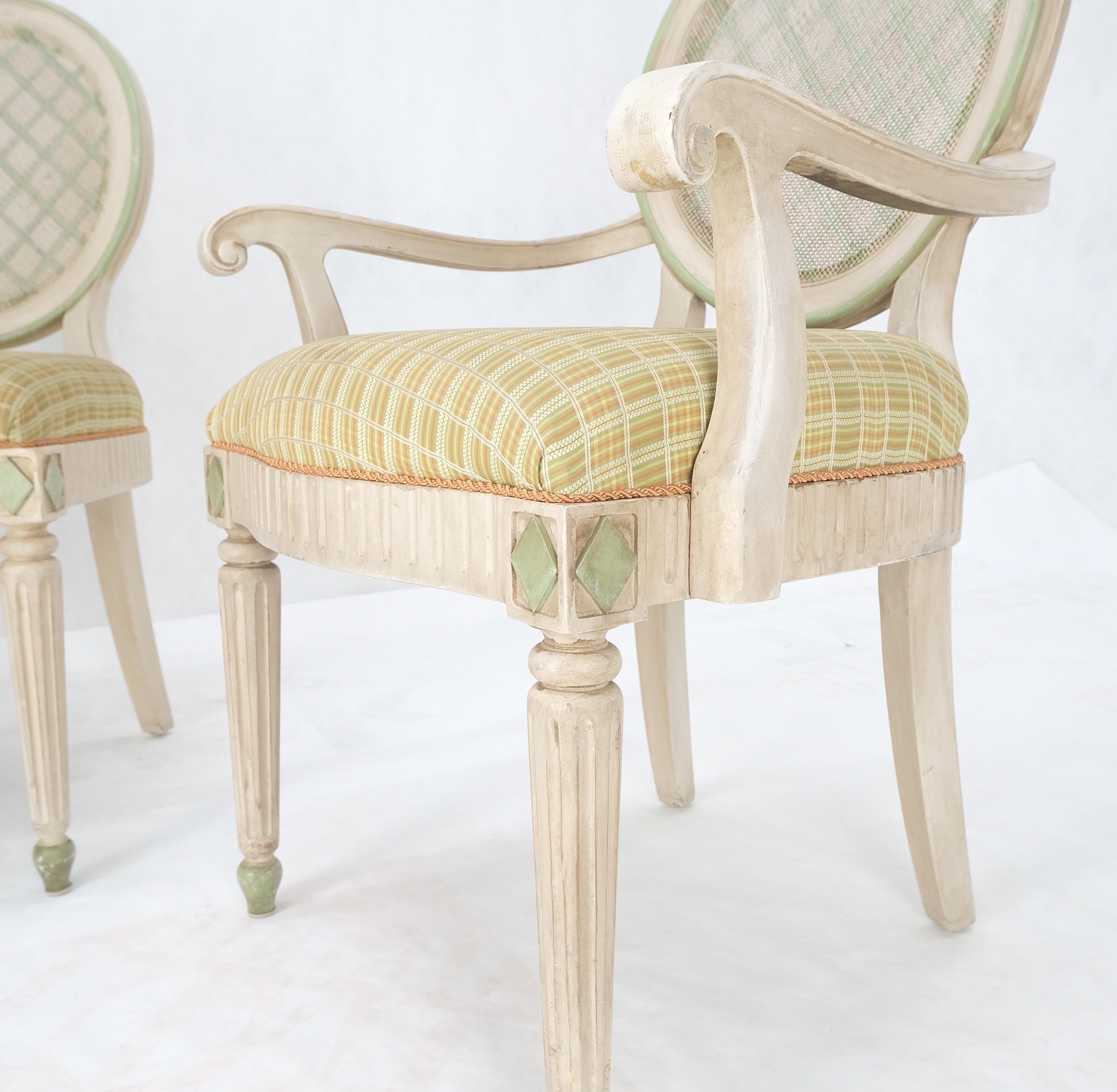 Soie Ensemble de 7 chaises de salle à manger suédoises à dossiers ovales décorés de peinture blanchie à la chaux NICE ! en vente