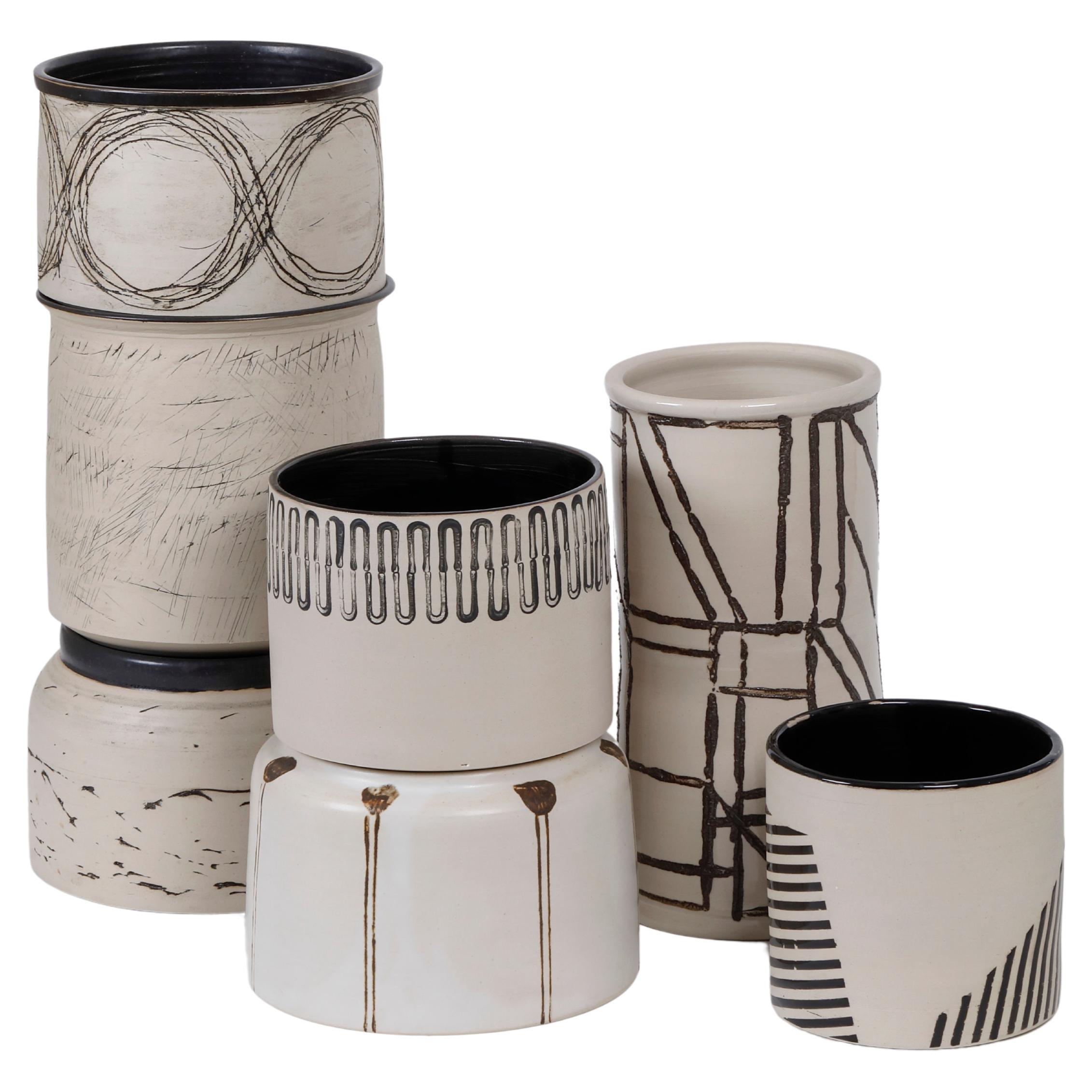 7 black & white ceramic vases, XXIe, France For Sale