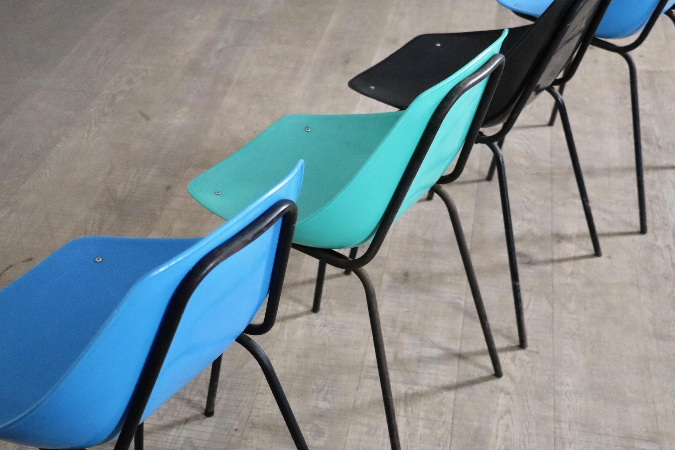 Milieu du XXe siècle Ensemble de 7 chaises vintage Coquillage de Pierre Guariche pour Meurop, années 1960 en vente