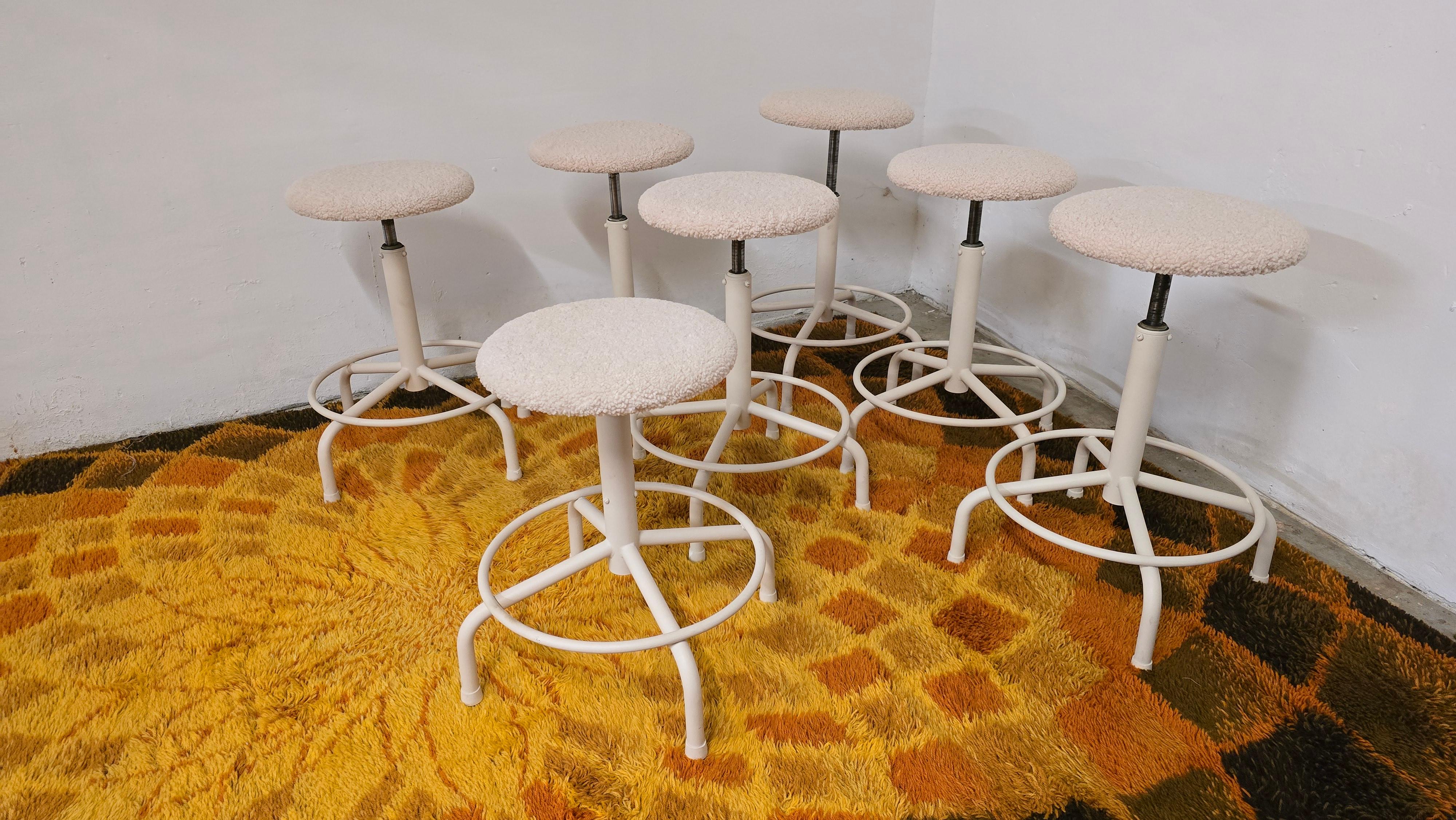 Ensemble de 7 tabourets industriels vintage réglables Bon état - En vente à Antwerp, BE