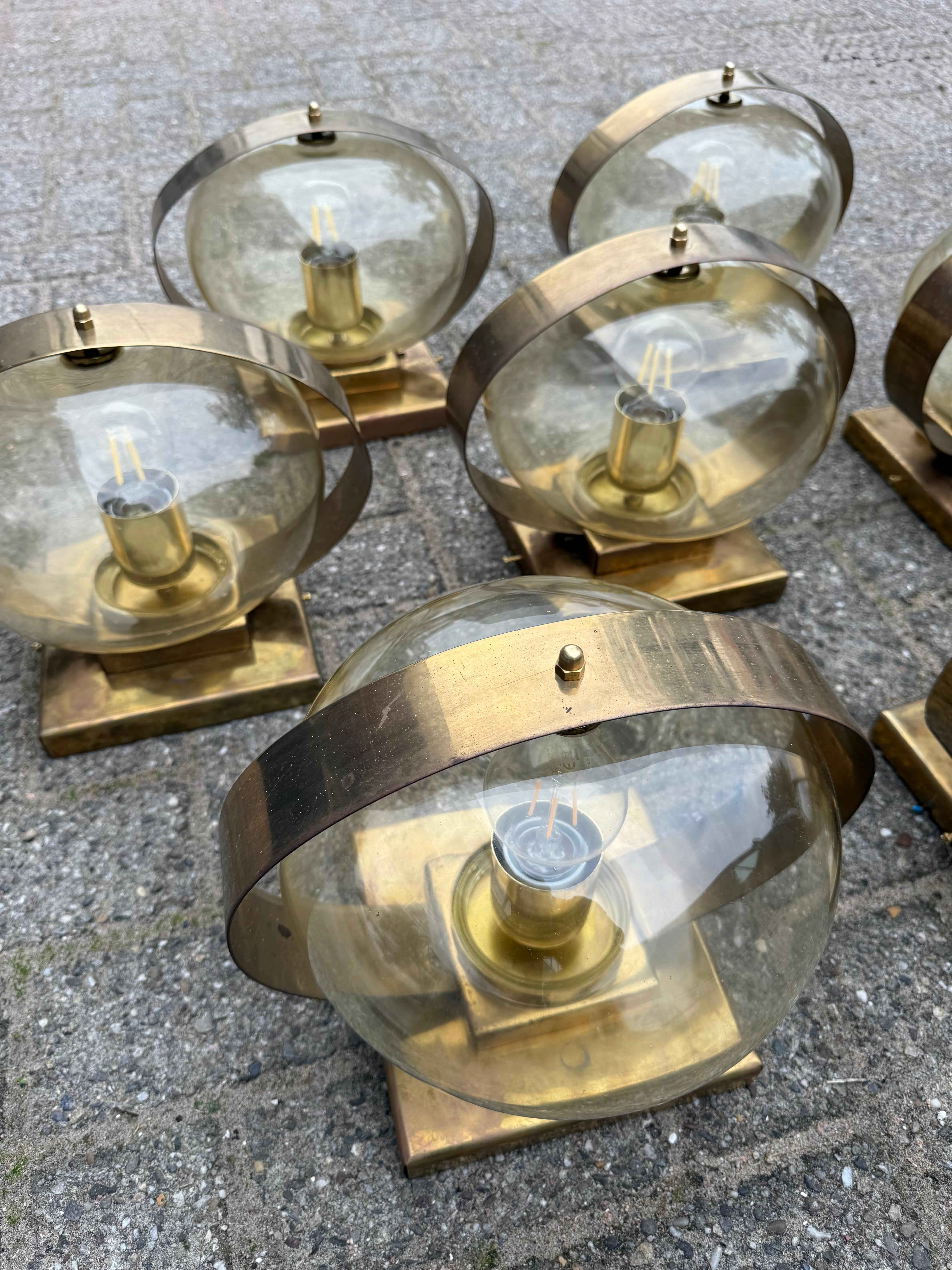 Ensemble de 7 plafonniers ou appliques en laiton et verre, Vintage, MidCentury, 1970 en vente 7