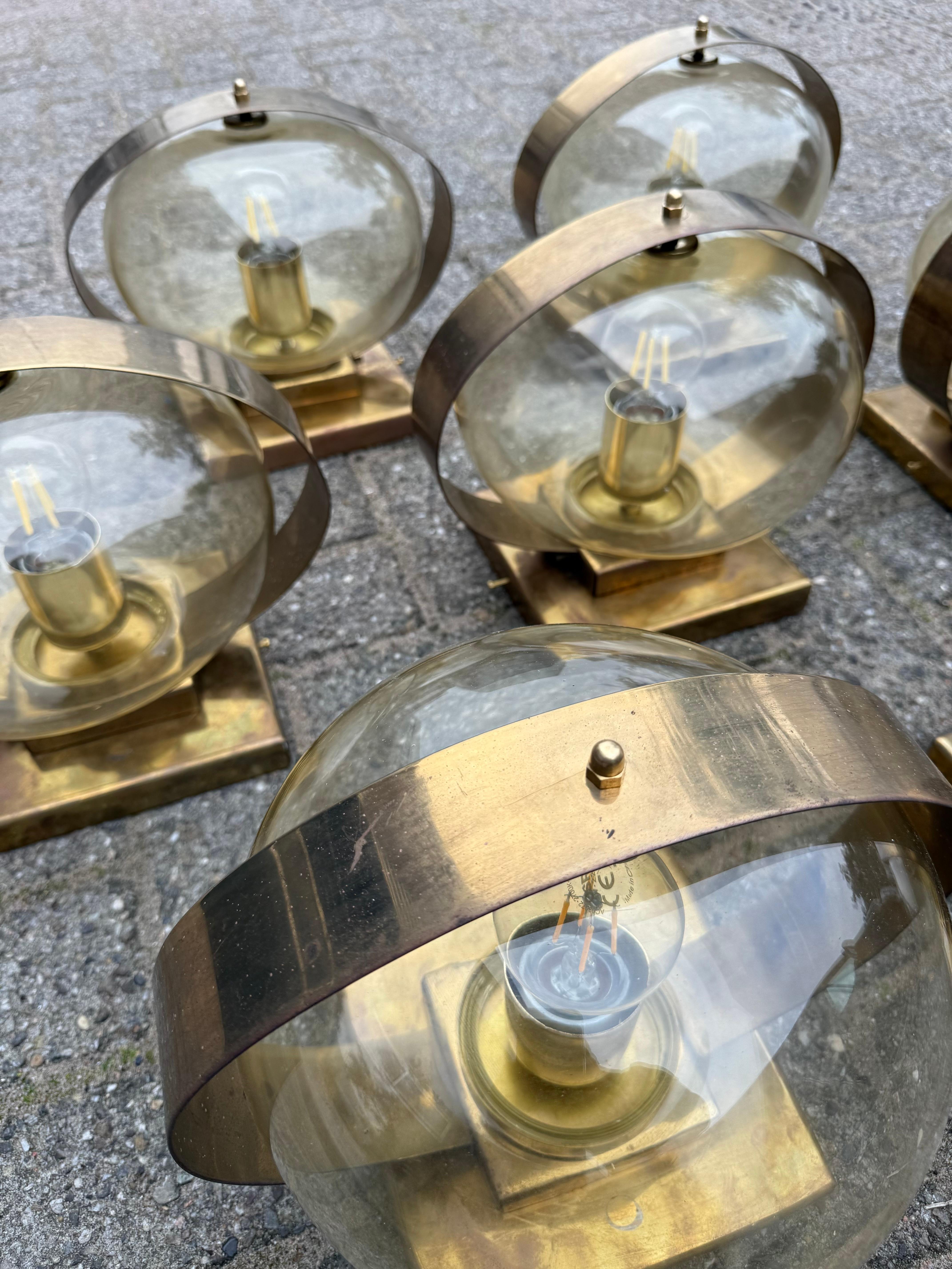 Ensemble de 7 plafonniers ou appliques en laiton et verre, Vintage, MidCentury, 1970 en vente 8