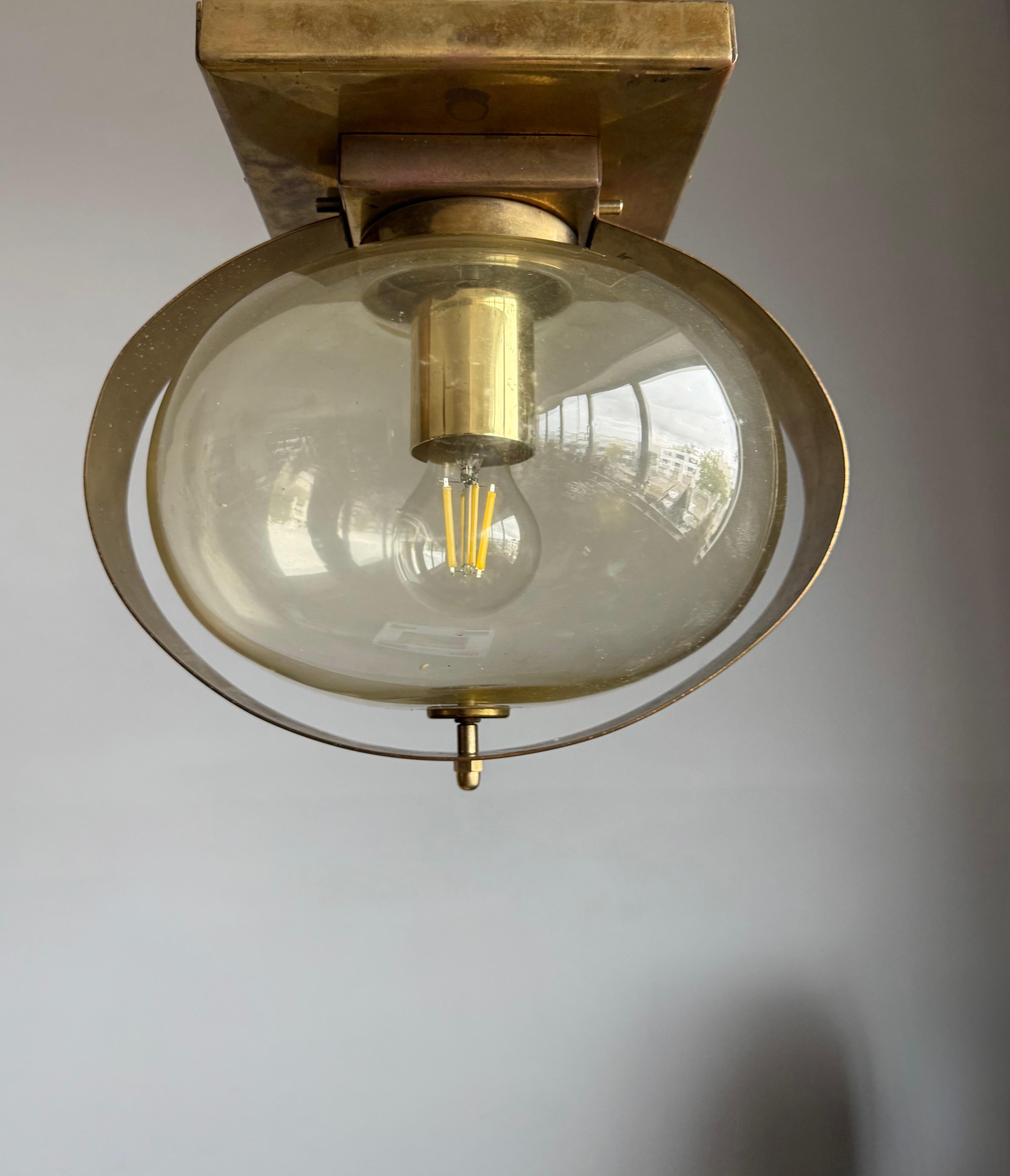 Fait main Ensemble de 7 plafonniers ou appliques en laiton et verre, Vintage, MidCentury, 1970 en vente