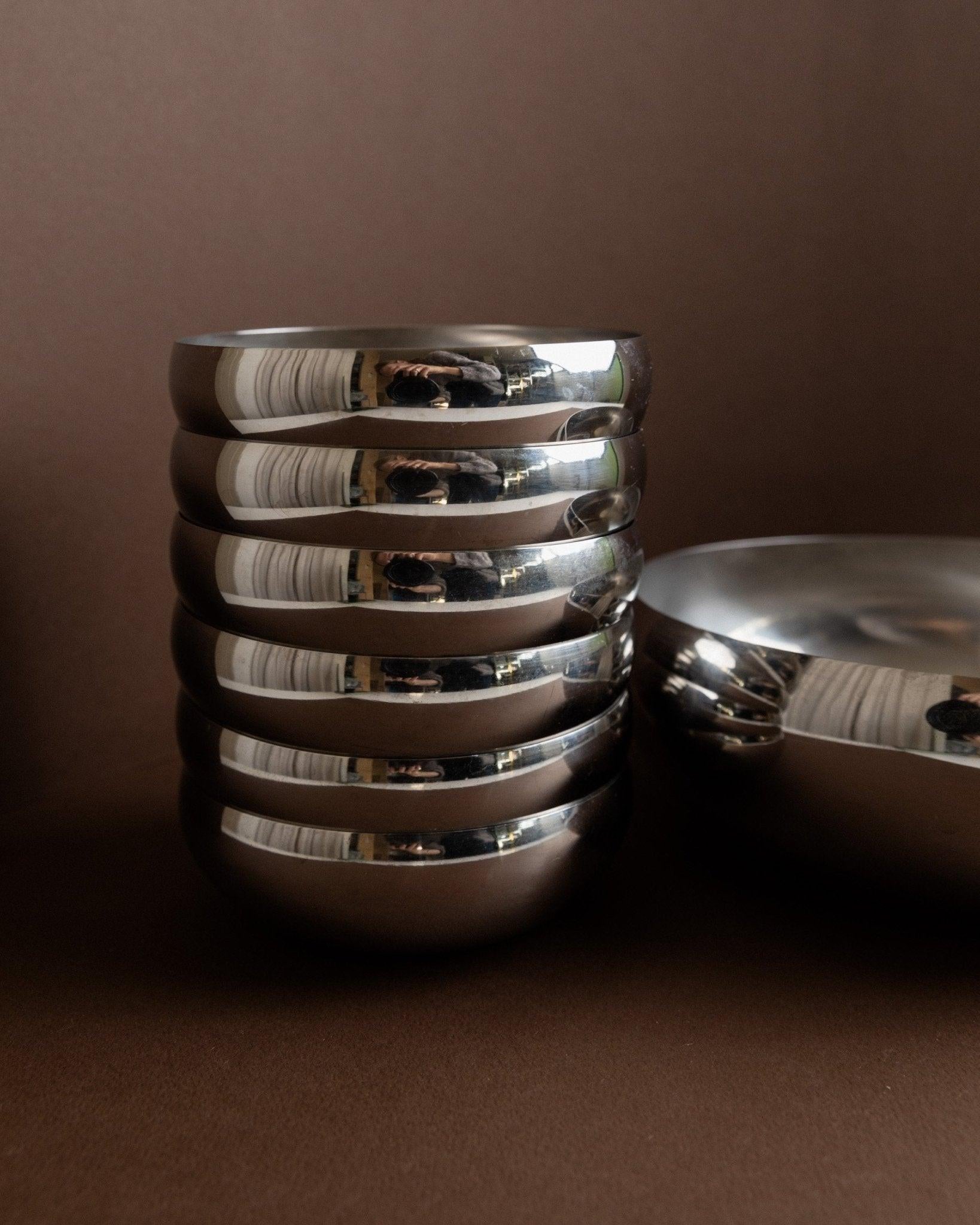 Satz von 7 Vintage-Edelstahlschüsseln A Space Age Design, Italien, 1980er Jahre im Zustand „Gut“ im Angebot in Montecalvoli, IT