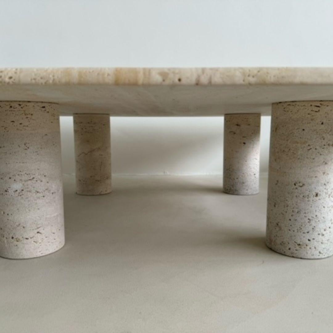 Set of 70s Travertine Coffee Tables by Angelo Mangiarotti, Made in Italy In Good Condition For Sale In Amsterdam, NL
