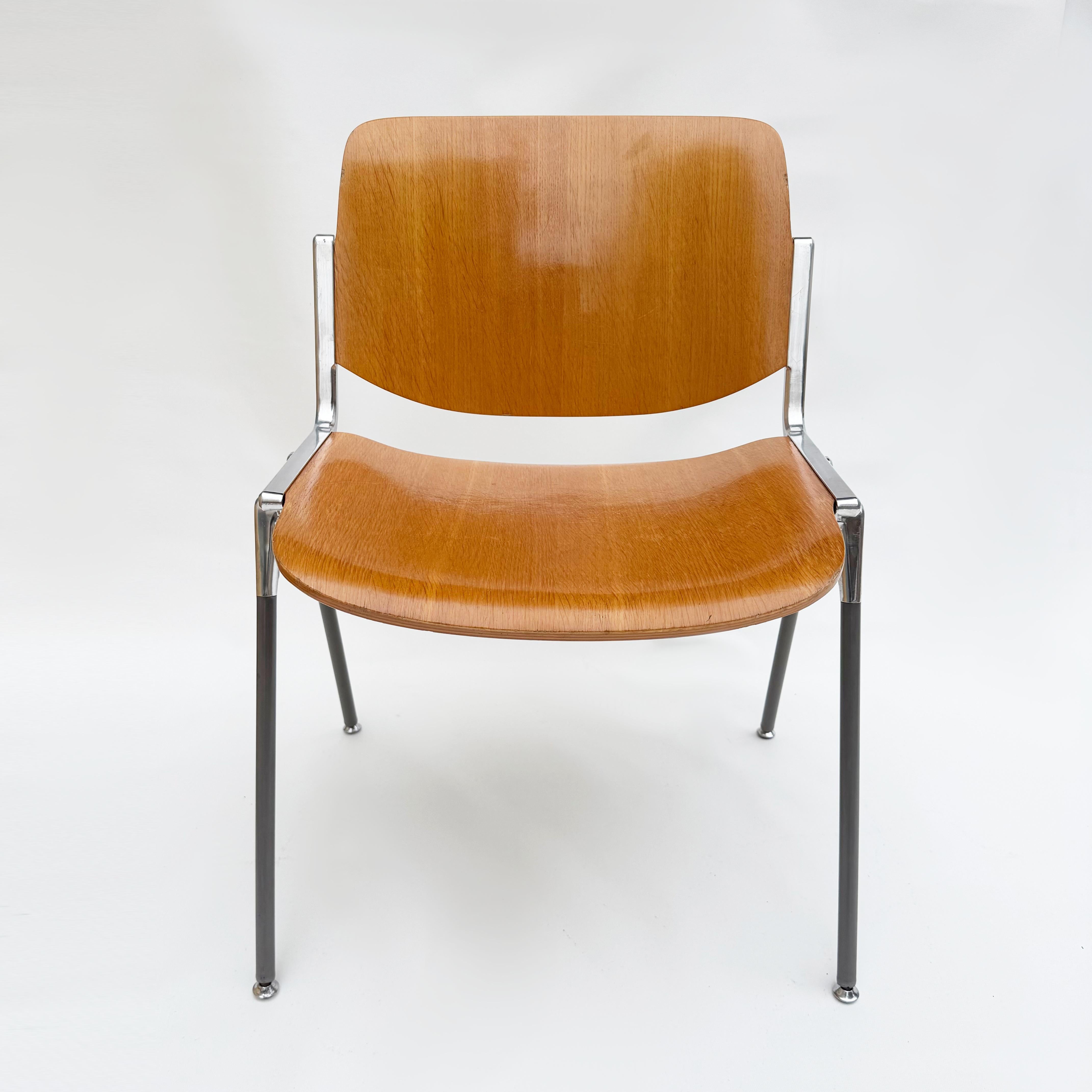 Mid-Century Modern Set of 8 10 12 Giancarlo Piretti DSC 106 Oak Stacking Dining Chairs by Castelli For Sale