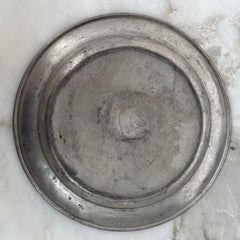 Satz von 8 Zinnsuppentellern aus dem 18. Jahrhundert mit den Initialen RHF