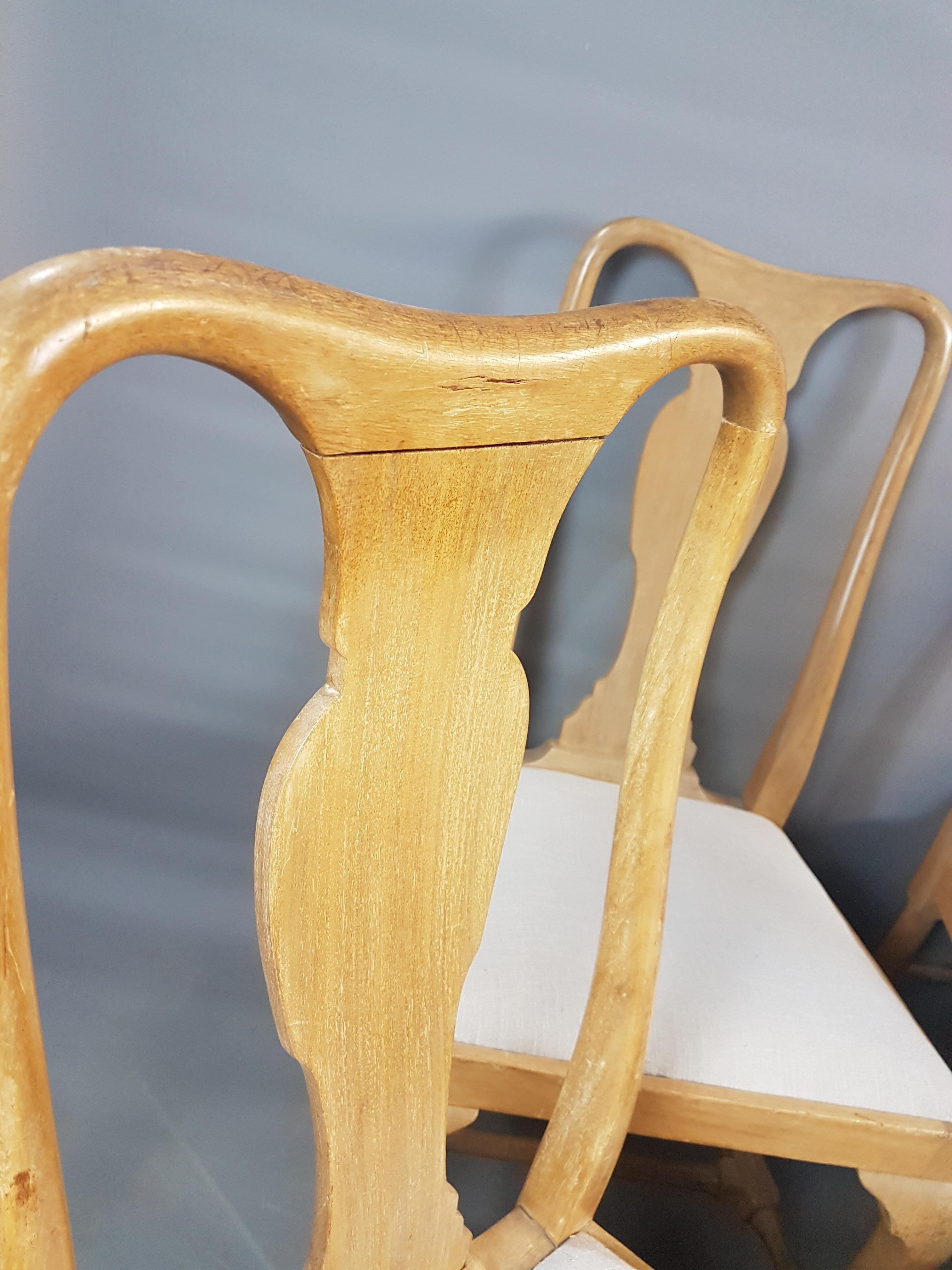 Set of 8 1920s Pale Mahogany Dining Chairs For Sale 3
