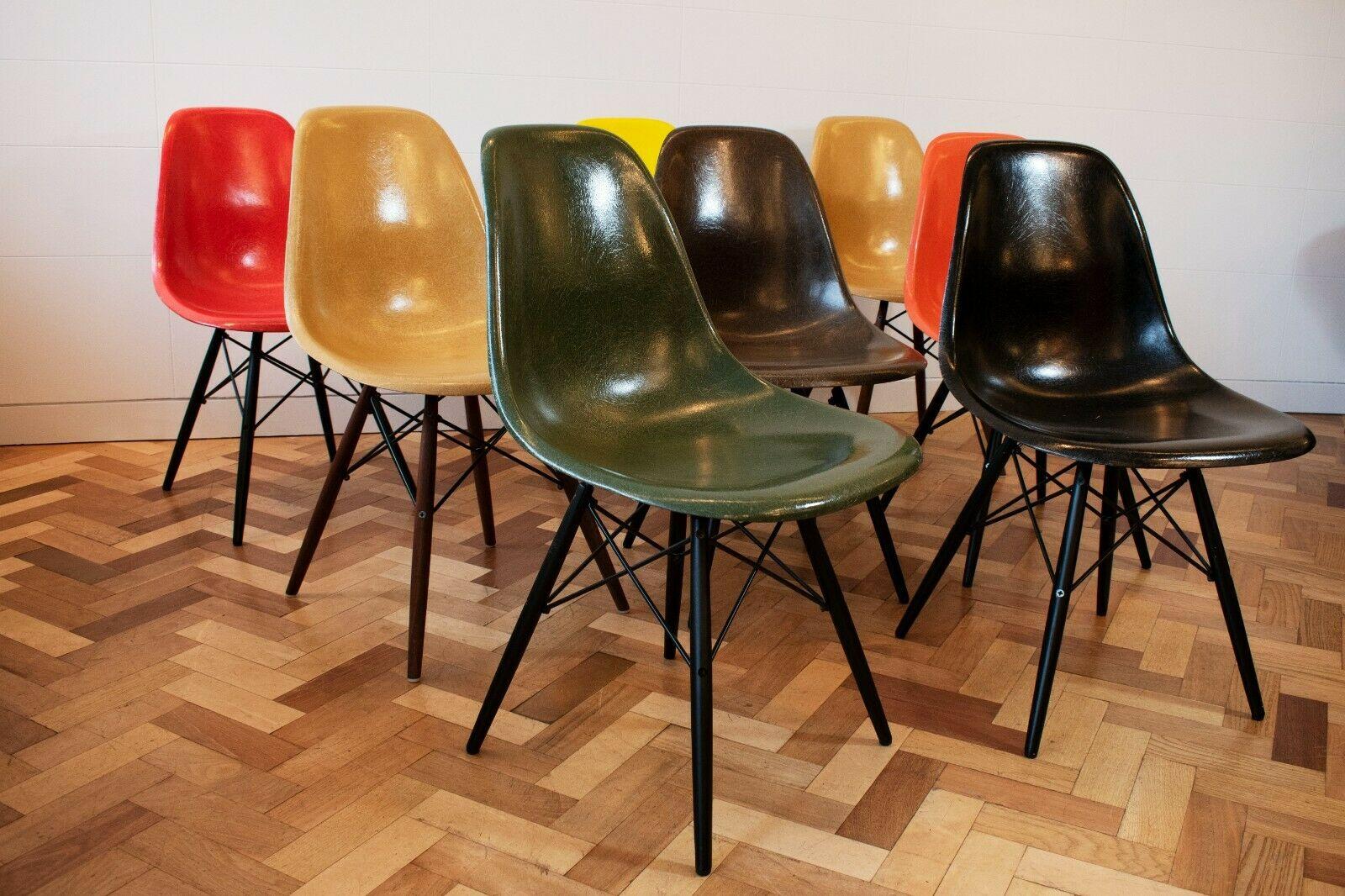 Mid-Century Modern Set of 8 1960s Fibreglass Chairs by Charles and Ray Eames for Herman Miller