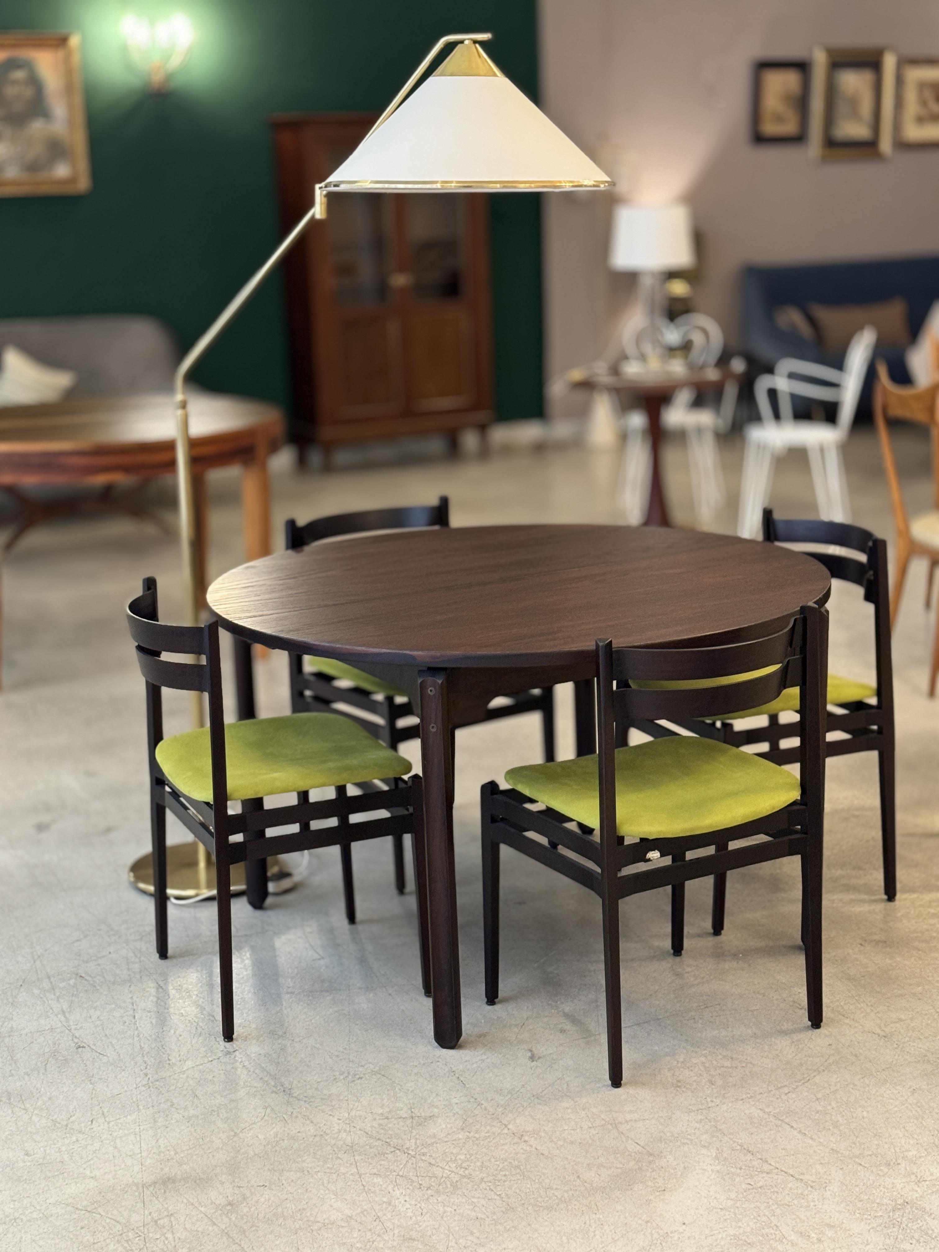 Ensemble de 8 chaises de salle à manger italiennes 107 des années 1960 par Gianfranco Frattini pour Cassina en vente 7