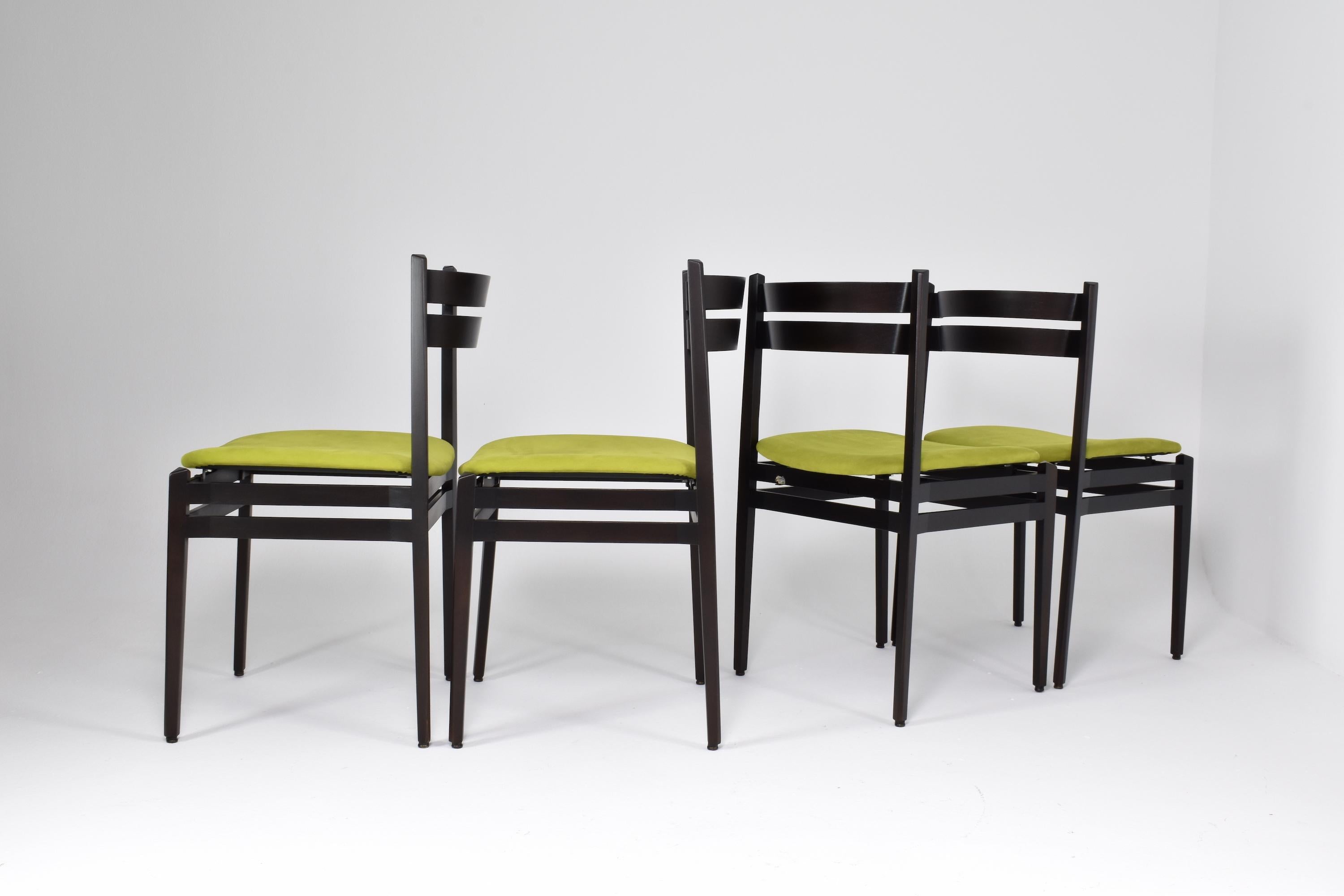 Mid-Century Modern Ensemble de 8 chaises de salle à manger italiennes 107 des années 1960 par Gianfranco Frattini pour Cassina en vente