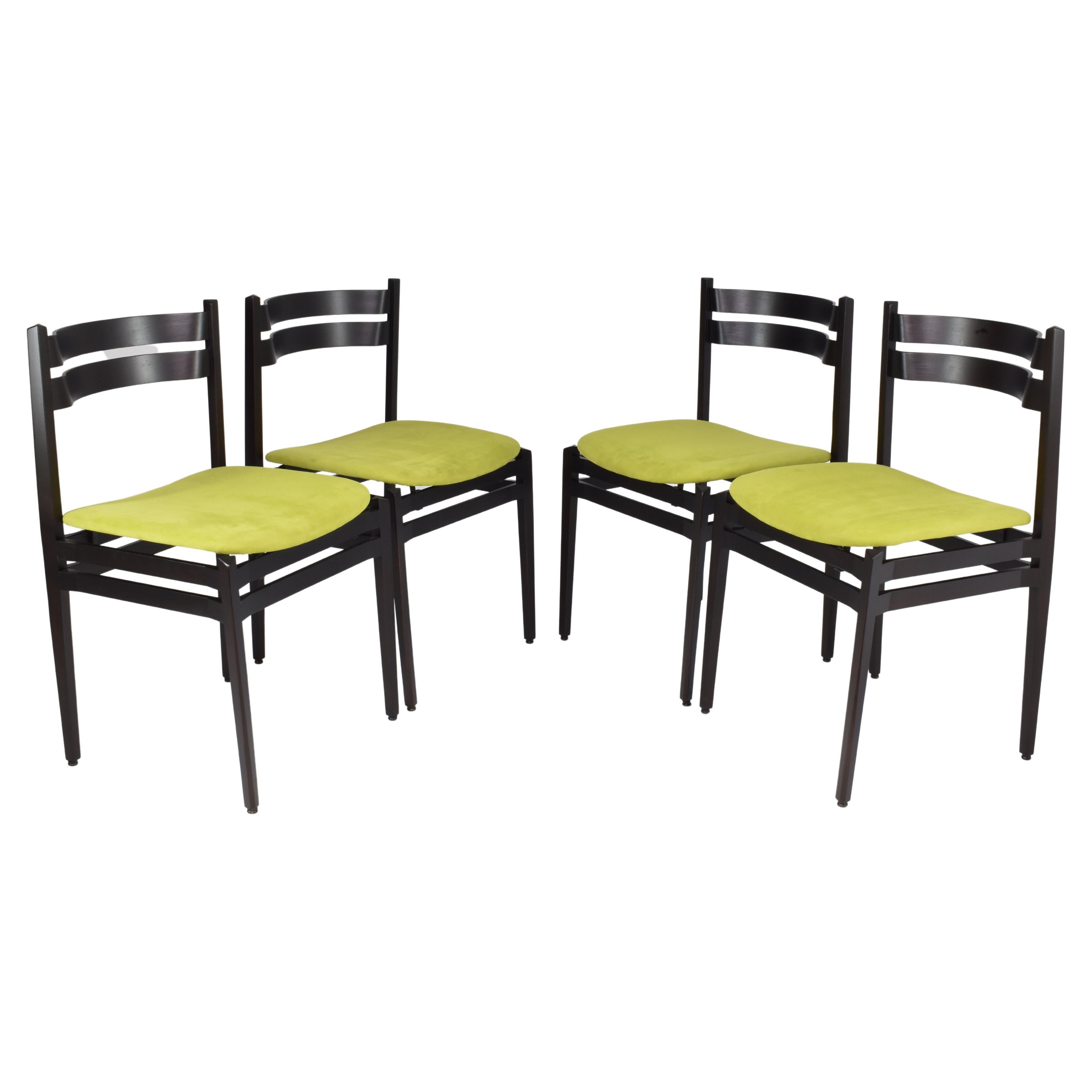 Ensemble de 8 chaises de salle à manger italiennes 107 des années 1960 par Gianfranco Frattini pour Cassina