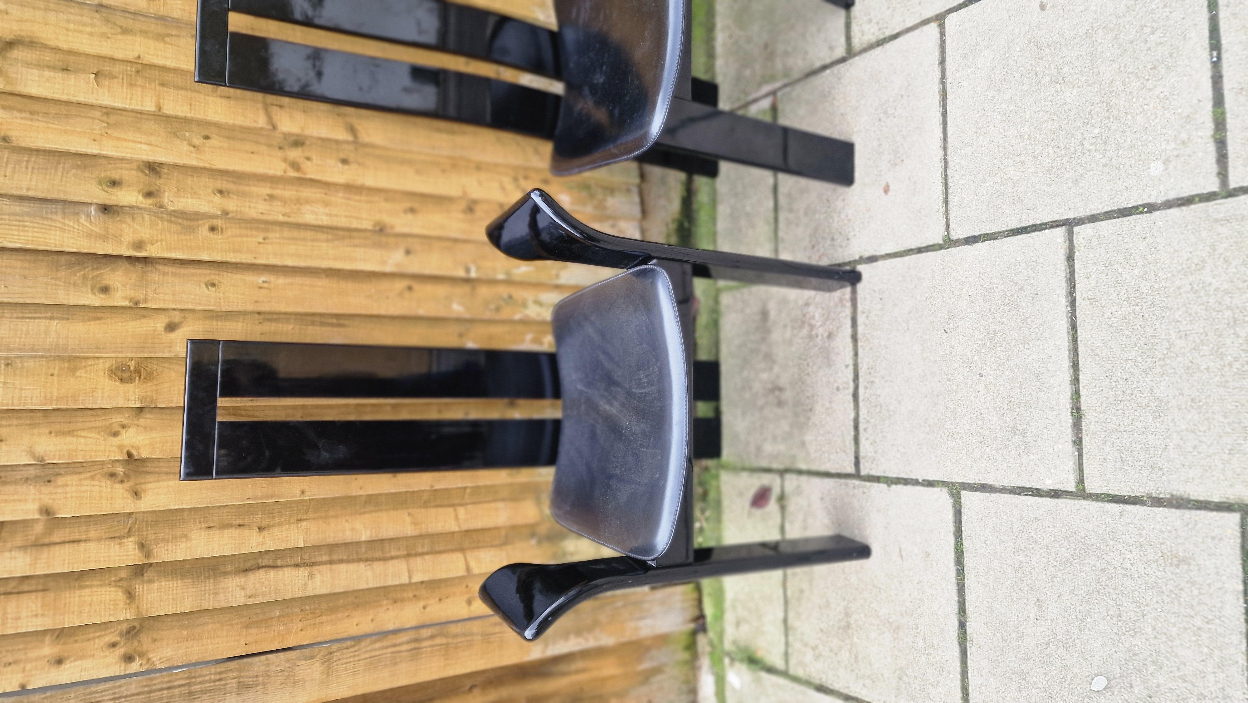 Laqué Ensemble de 8 chaises de salle à manger italiennes des années 1970 par Pietro Costantini en vente