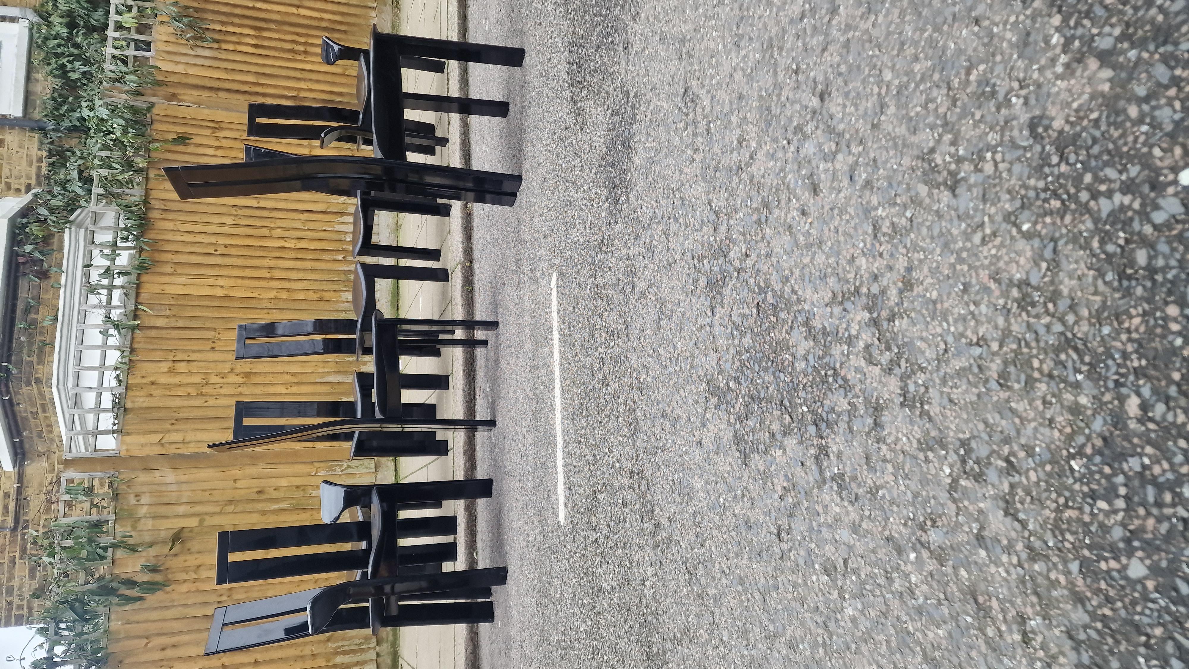 Ensemble de 8 chaises de salle à manger italiennes des années 1970 par Pietro Costantini en vente 2