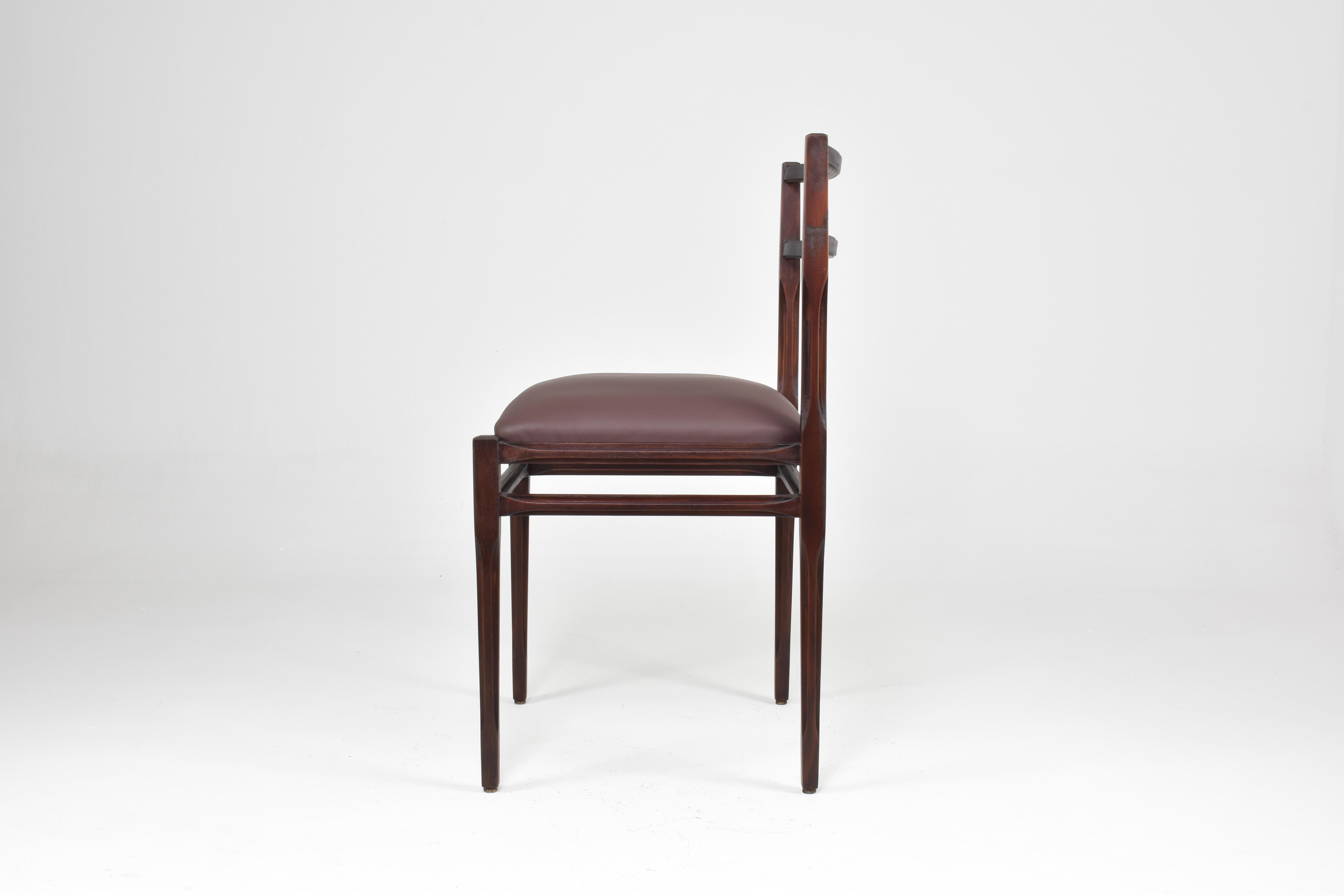 Set of 8 1970s Italian Leather & Wooden Dining Chairs in the Style of Stildomus For Sale 7