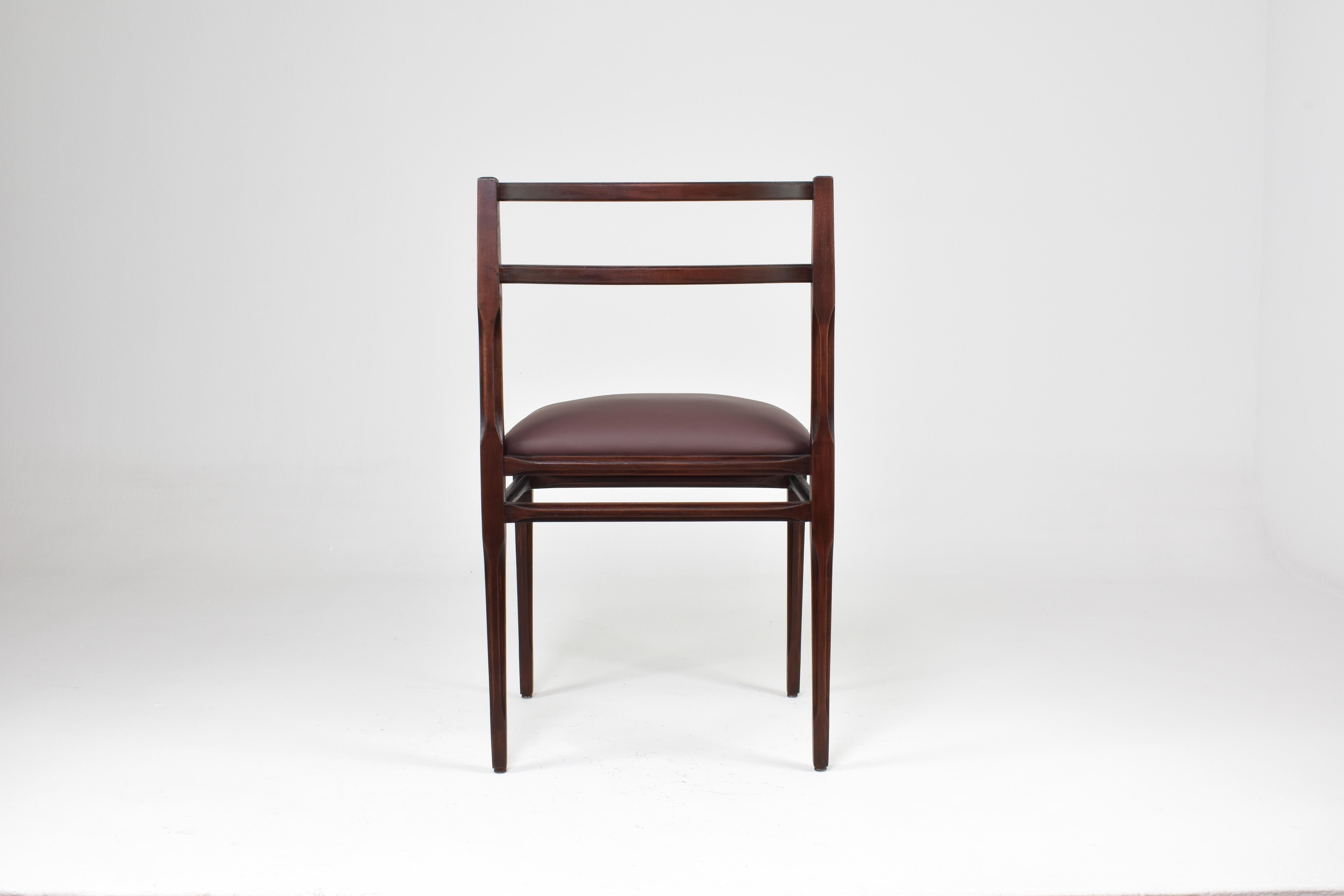 Late 20th Century Set of 8 1970s Italian Leather & Wooden Dining Chairs in the Style of Stildomus For Sale