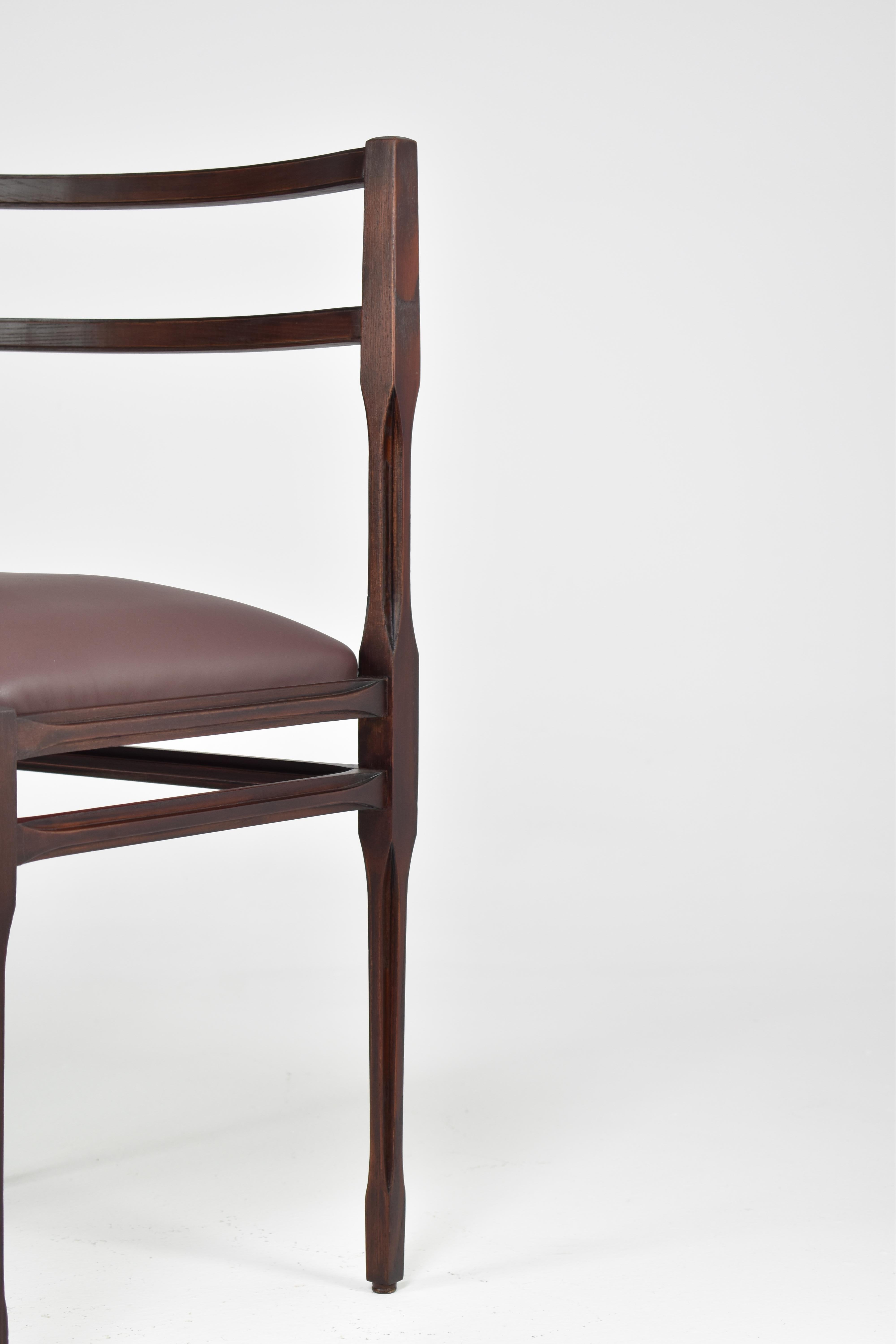Set of 8 1970s Italian Leather & Wooden Dining Chairs in the Style of Stildomus For Sale 4