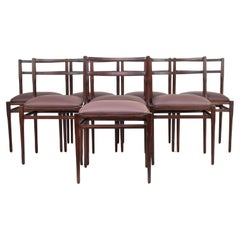 Set di 8 sedie da pranzo italiane in pelle e legno degli anni '70 nello stile di Stildomus