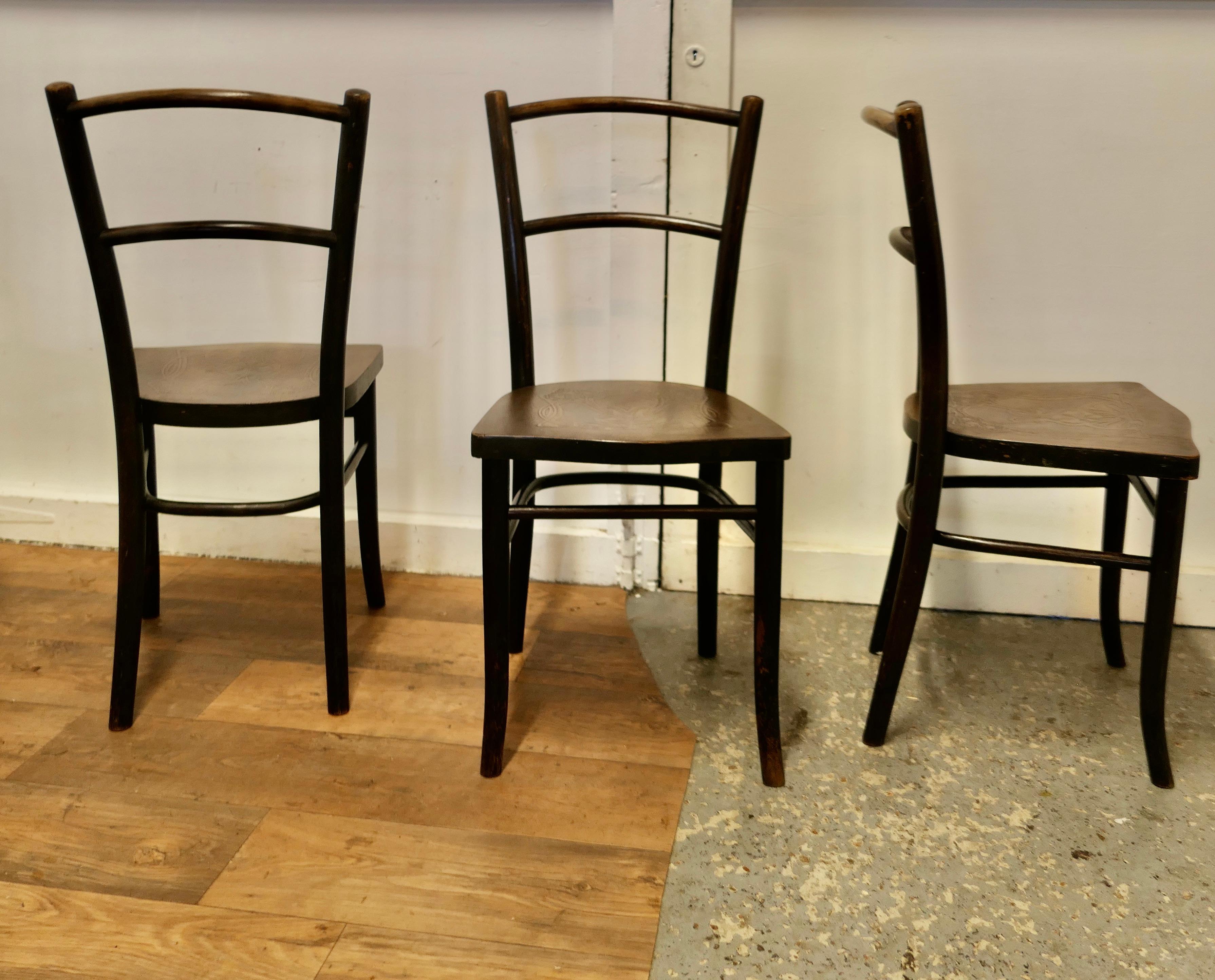 Set di 8 sedie bistrot in legno di Thonet del XIX secolo  Un buon set robusto in vendita 2