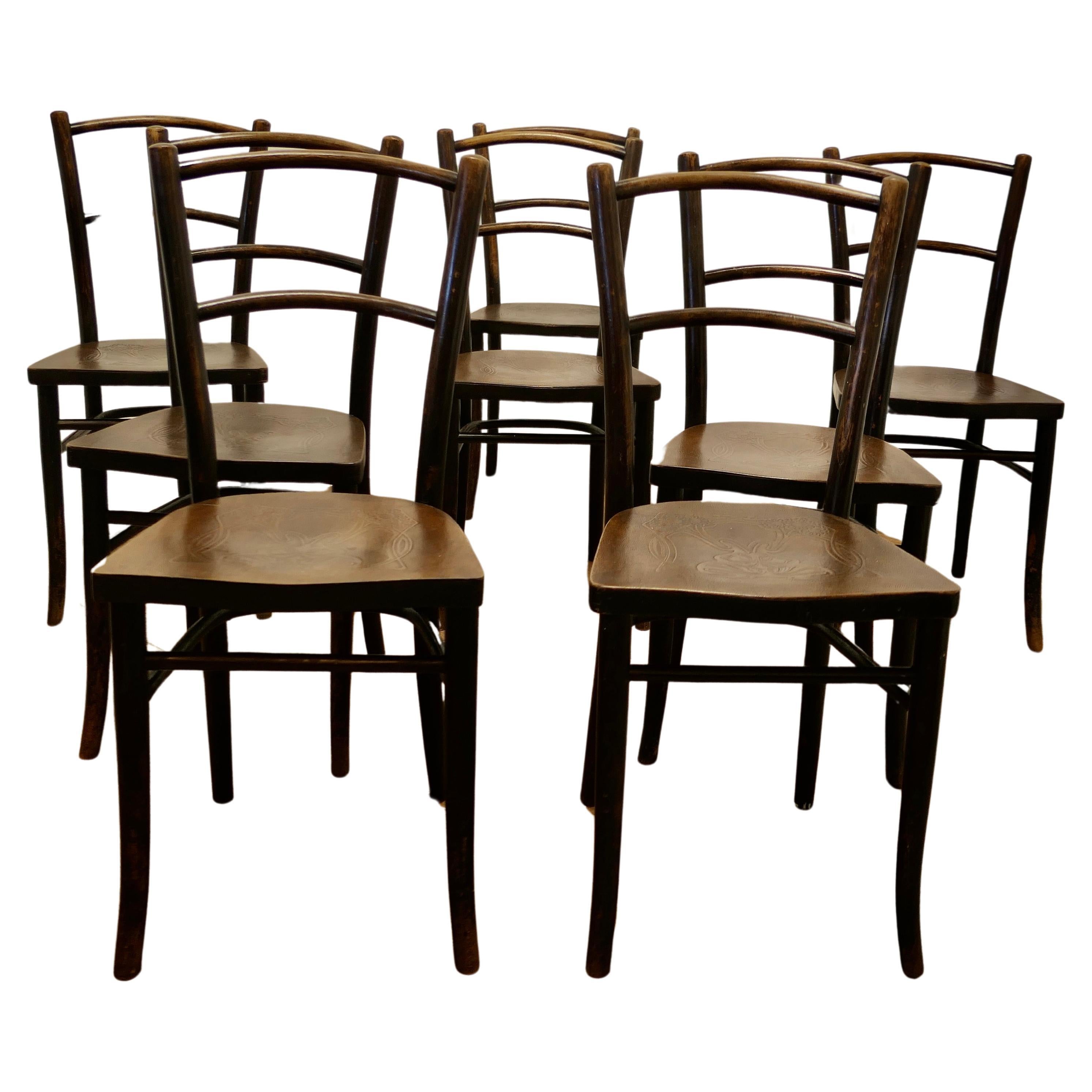 Set of 8 19th century Bistro Bentwood Chairs by Thonet  A Good sturdy set