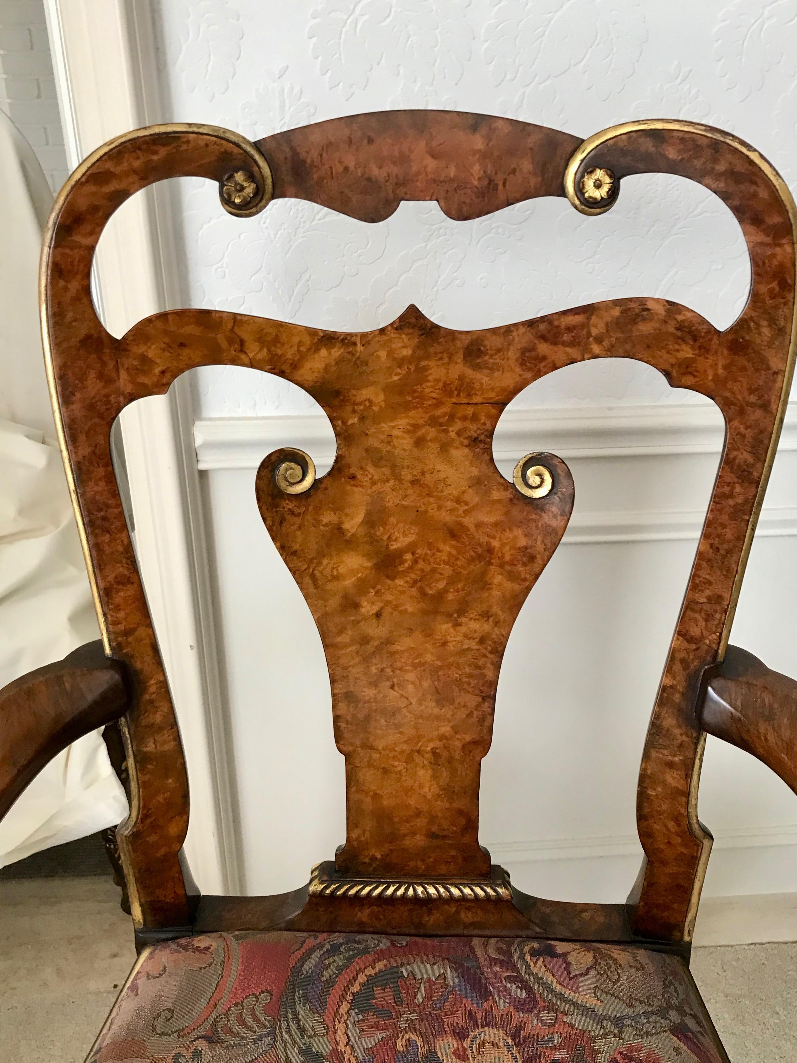 Ensemble de 8 chaises de salle à manger de style Queen Anne du 19ème siècle en vente 2