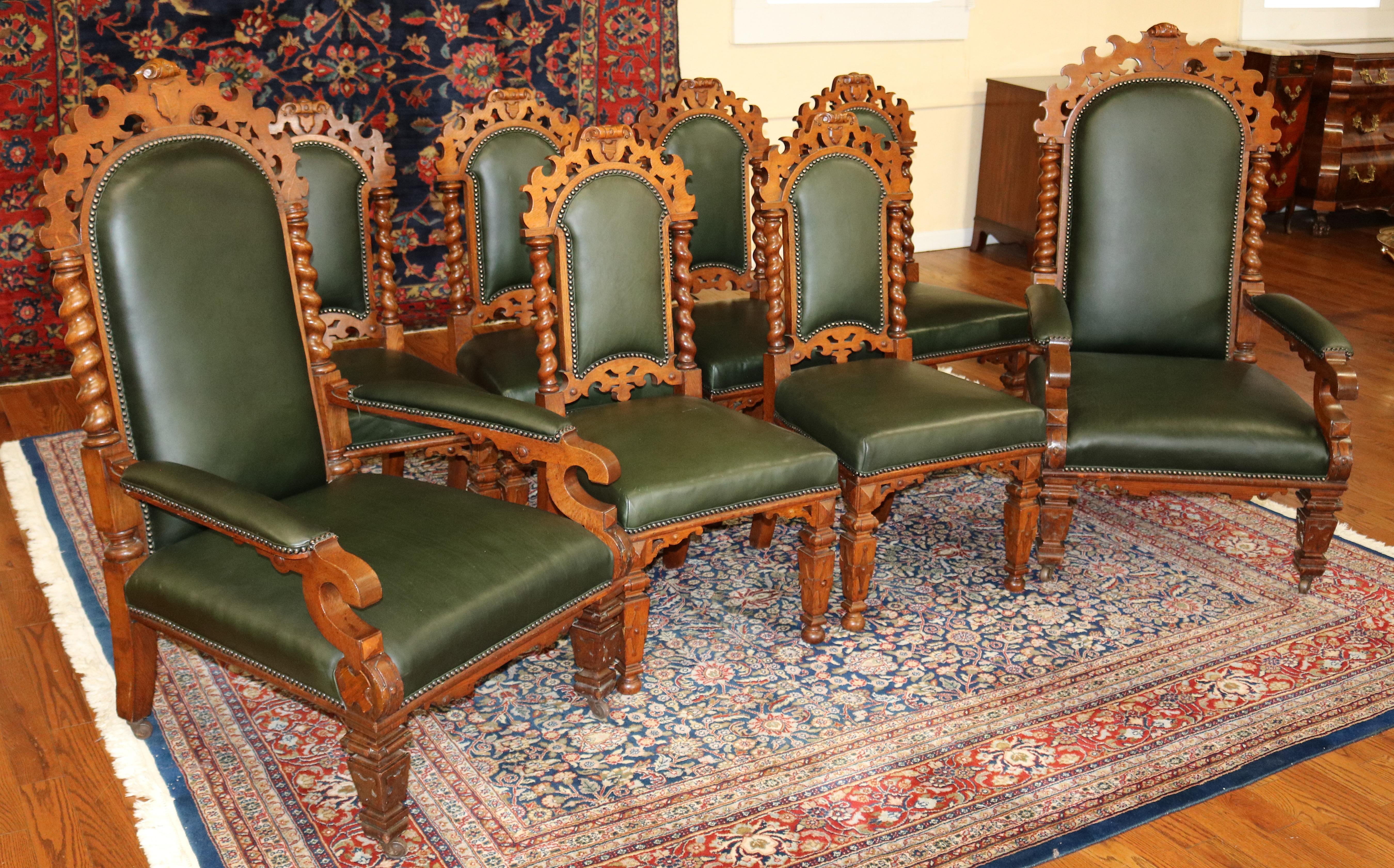 Victorien Ensemble de 8 chaises de salle à manger victoriennes du 19ème siècle en chêne torsadé et cuir vert en vente