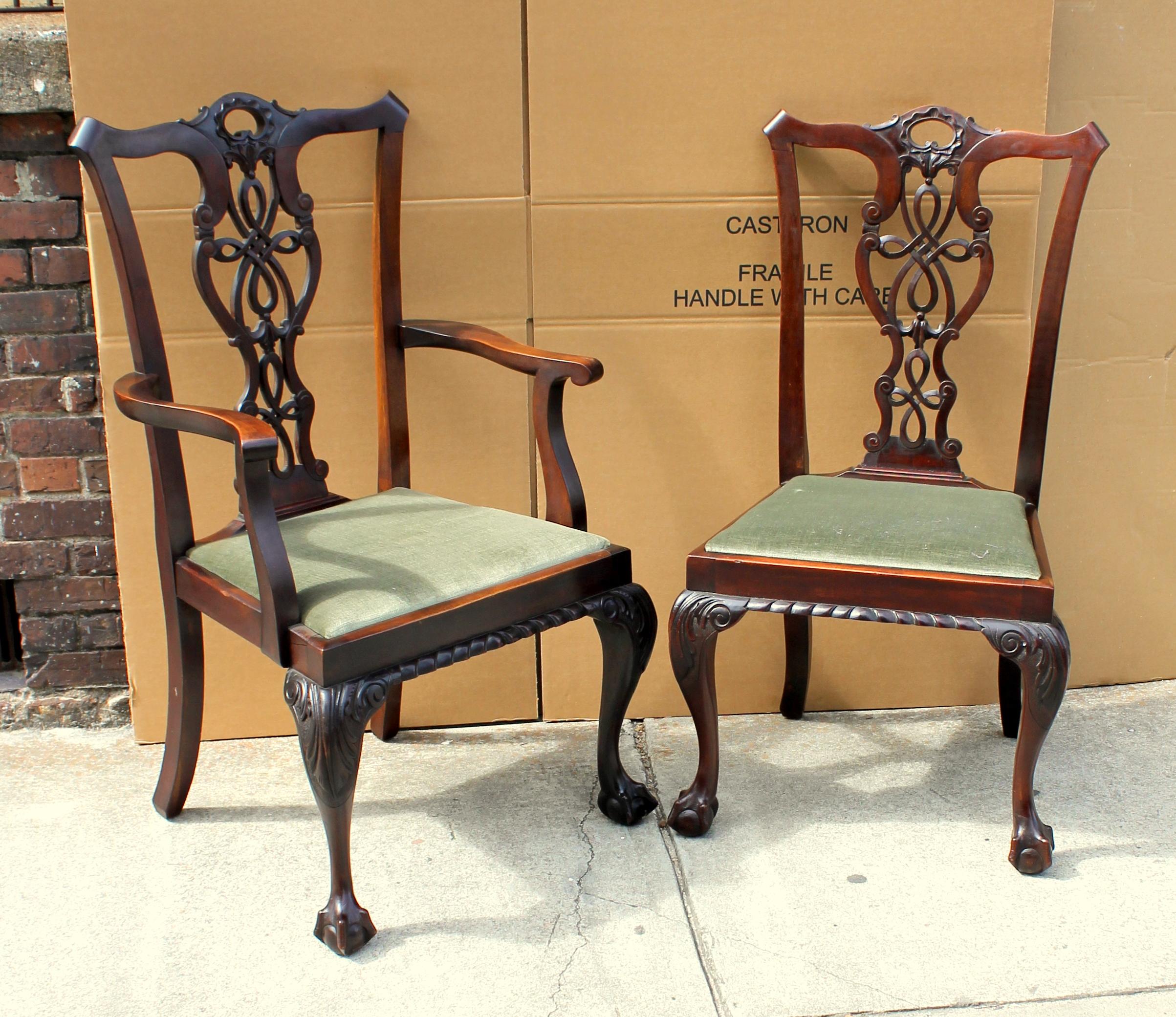 Fine quality set of 8 (2 arms, 6 sides) antique English hand carved solid mahogany Chippendale style dining chairs

Please note hand carved highly detailed 