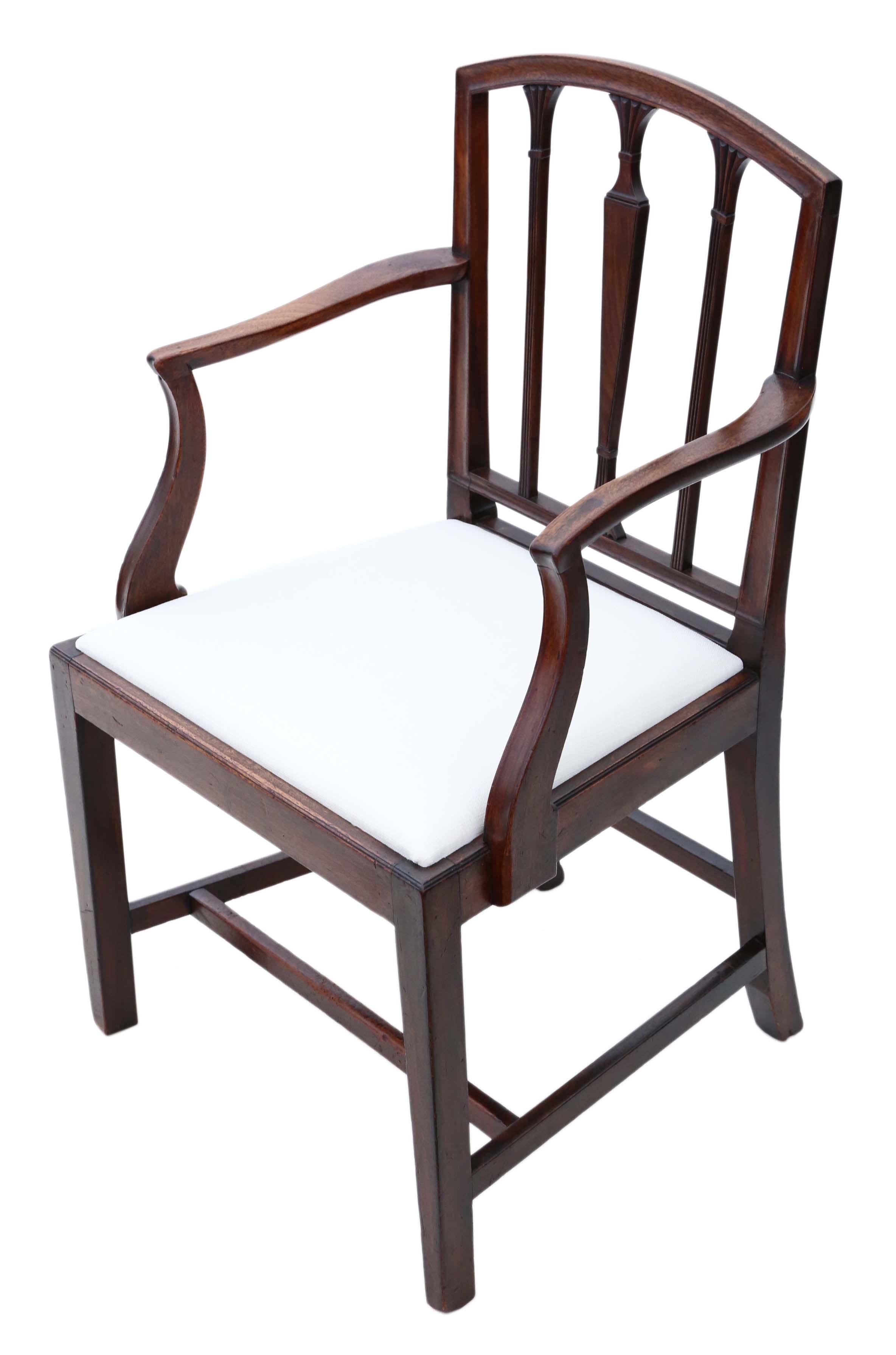 Set of 8 ‘6+2)’ Georgian Mahogany Dining Chairs 1