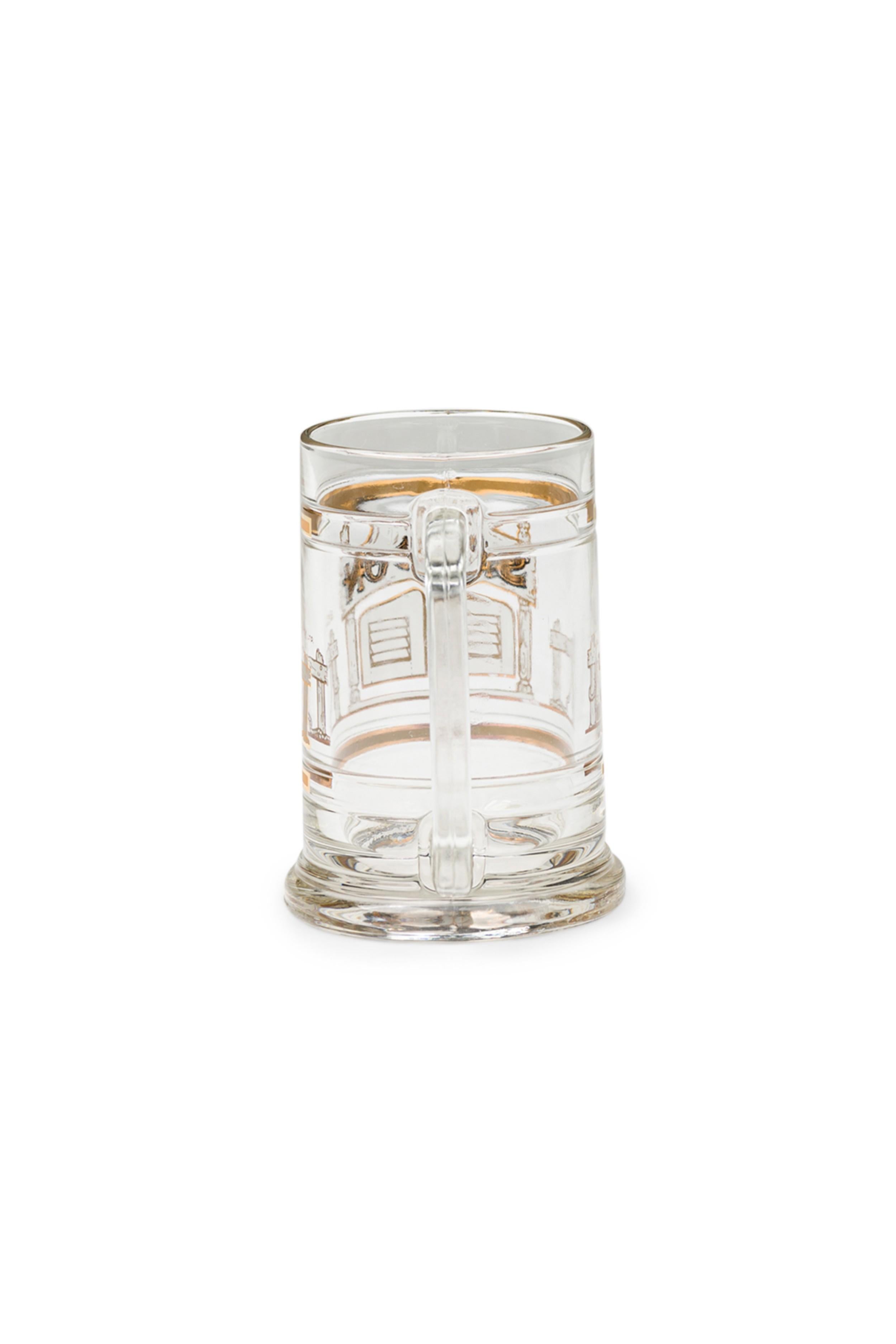 Juego de 8 jarras de cerveza americanas de cristal de mediados de siglo con adornos dorados Moderno de mediados de siglo en venta