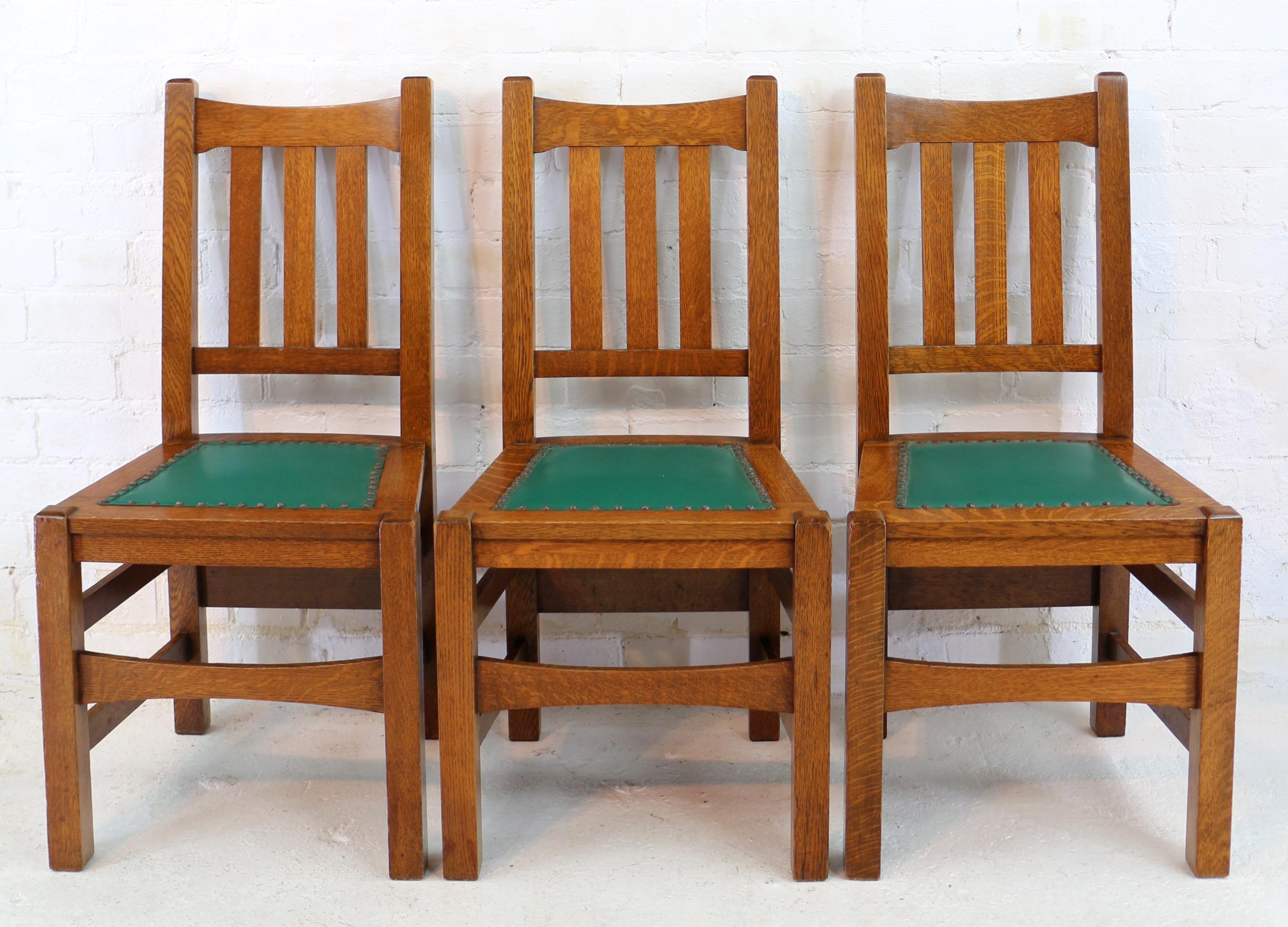 Set of 8 American Stickley Arts & Crafts Mission Oak Dining Chairs, circa 1900 In Good Condition In Glasgow, GB