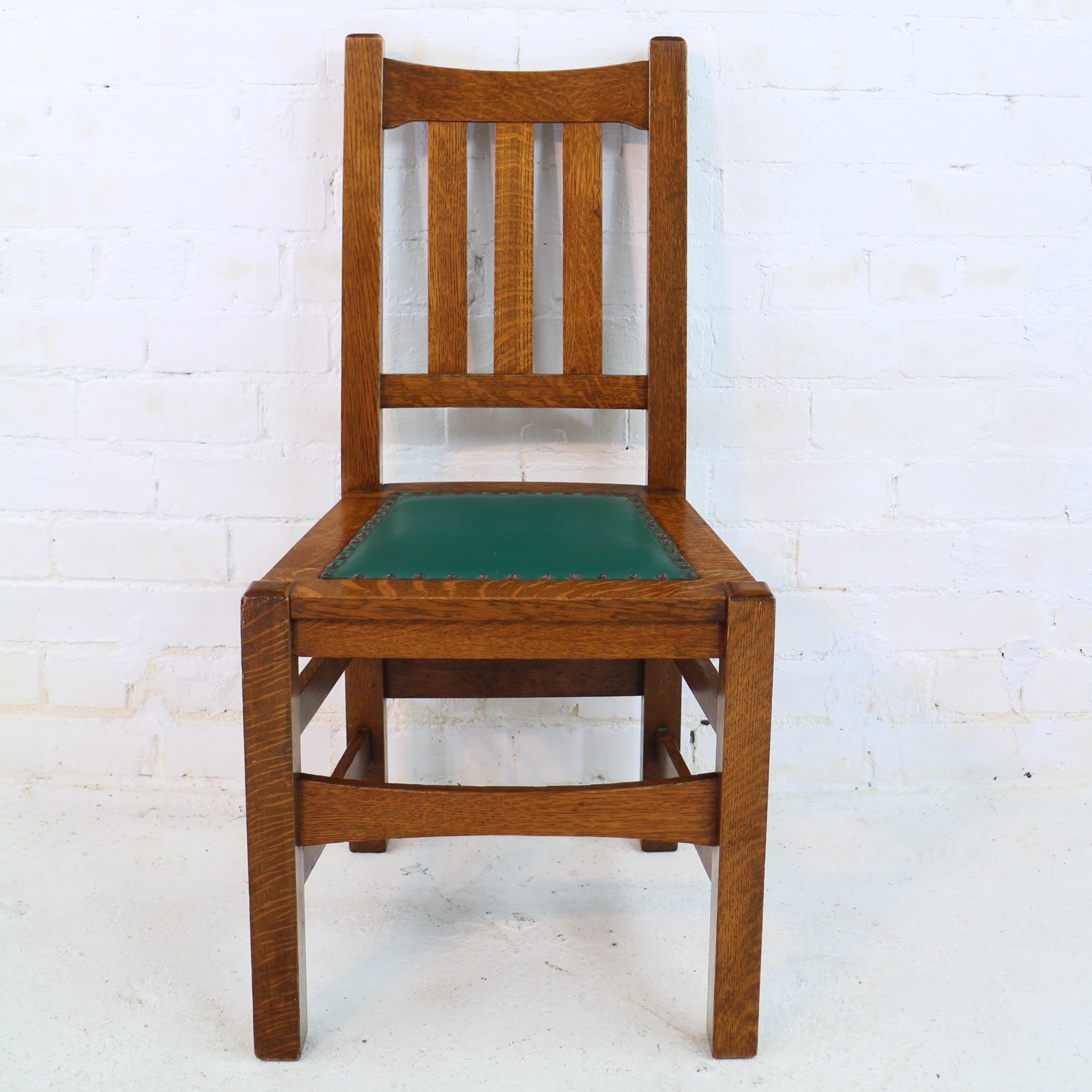 Set of 8 American Stickley Arts & Crafts Mission Oak Dining Chairs, circa 1900 1