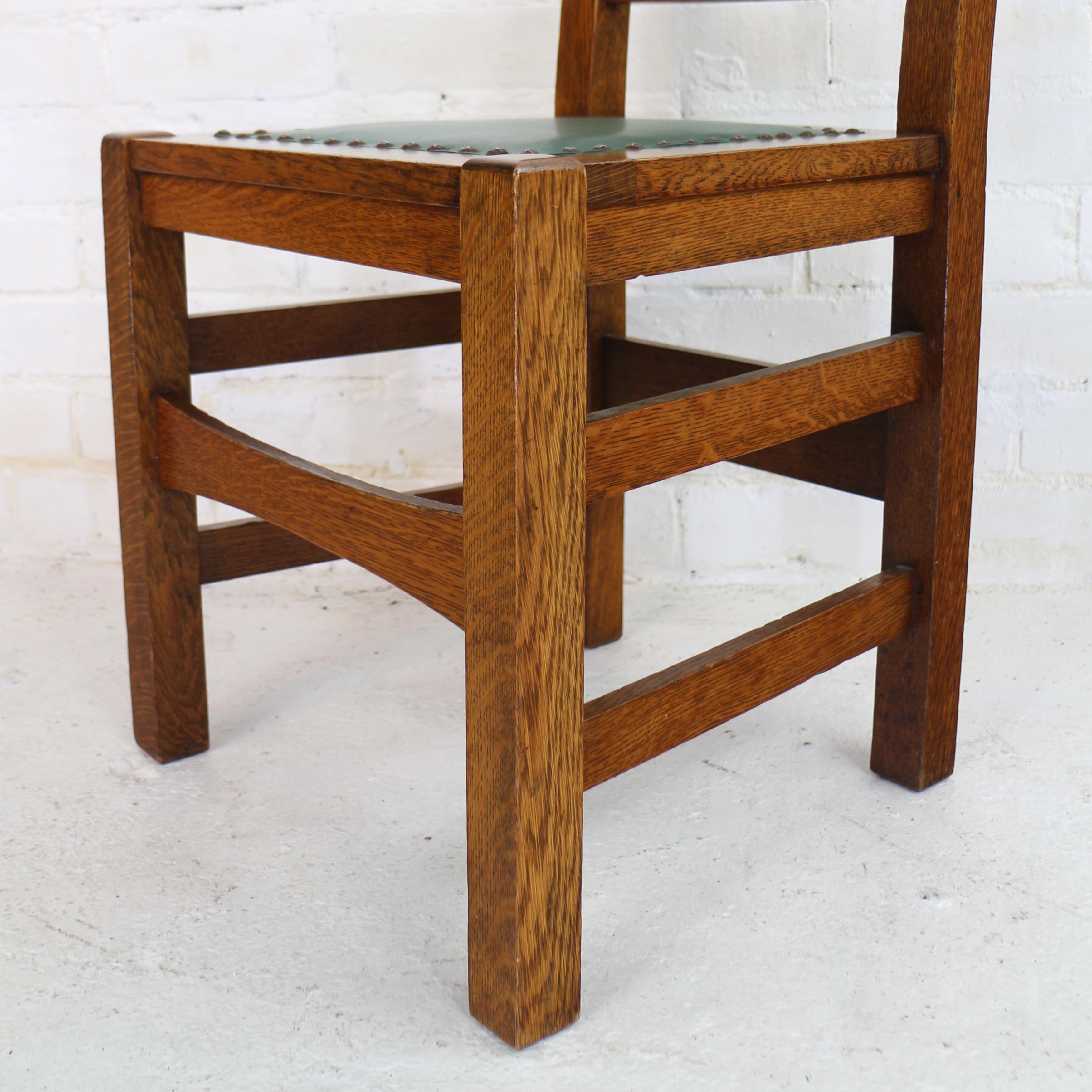 Set of 8 American Stickley Arts & Crafts Mission Oak Dining Chairs, circa 1900 4