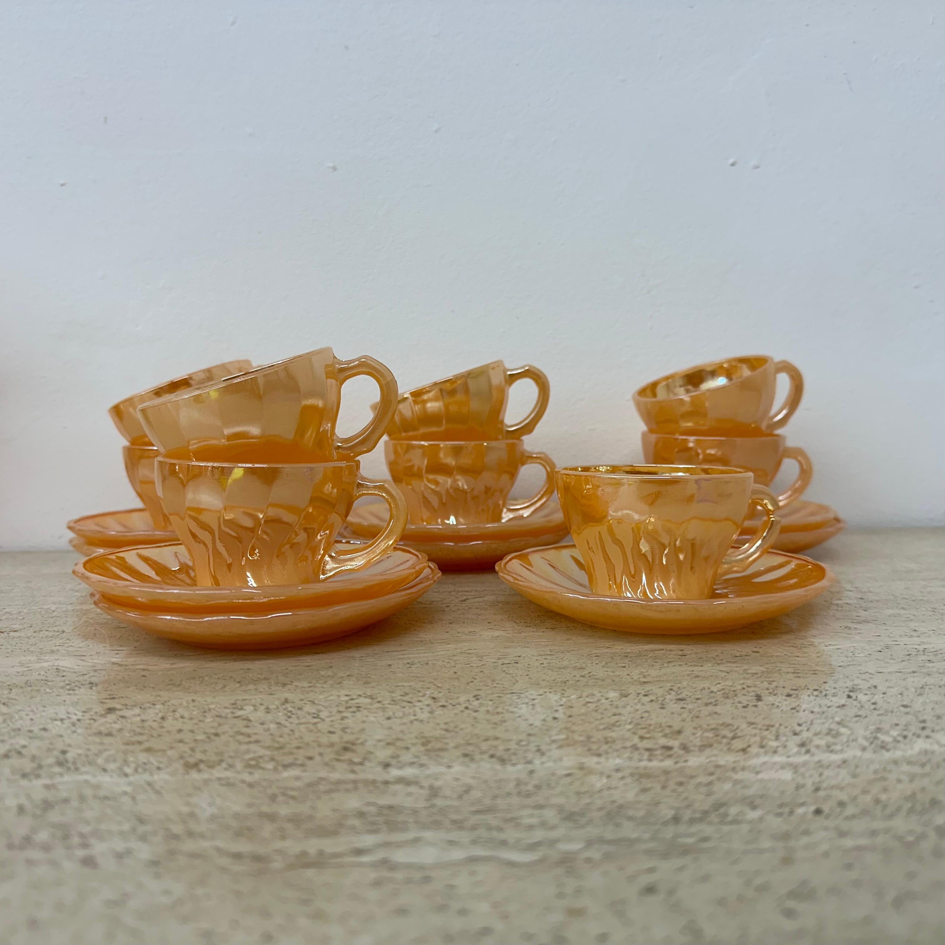 Set di 8 re del fuoco Anchor e Hocking  Tazze e piatti Peach Lustre Laurel in vendita 3