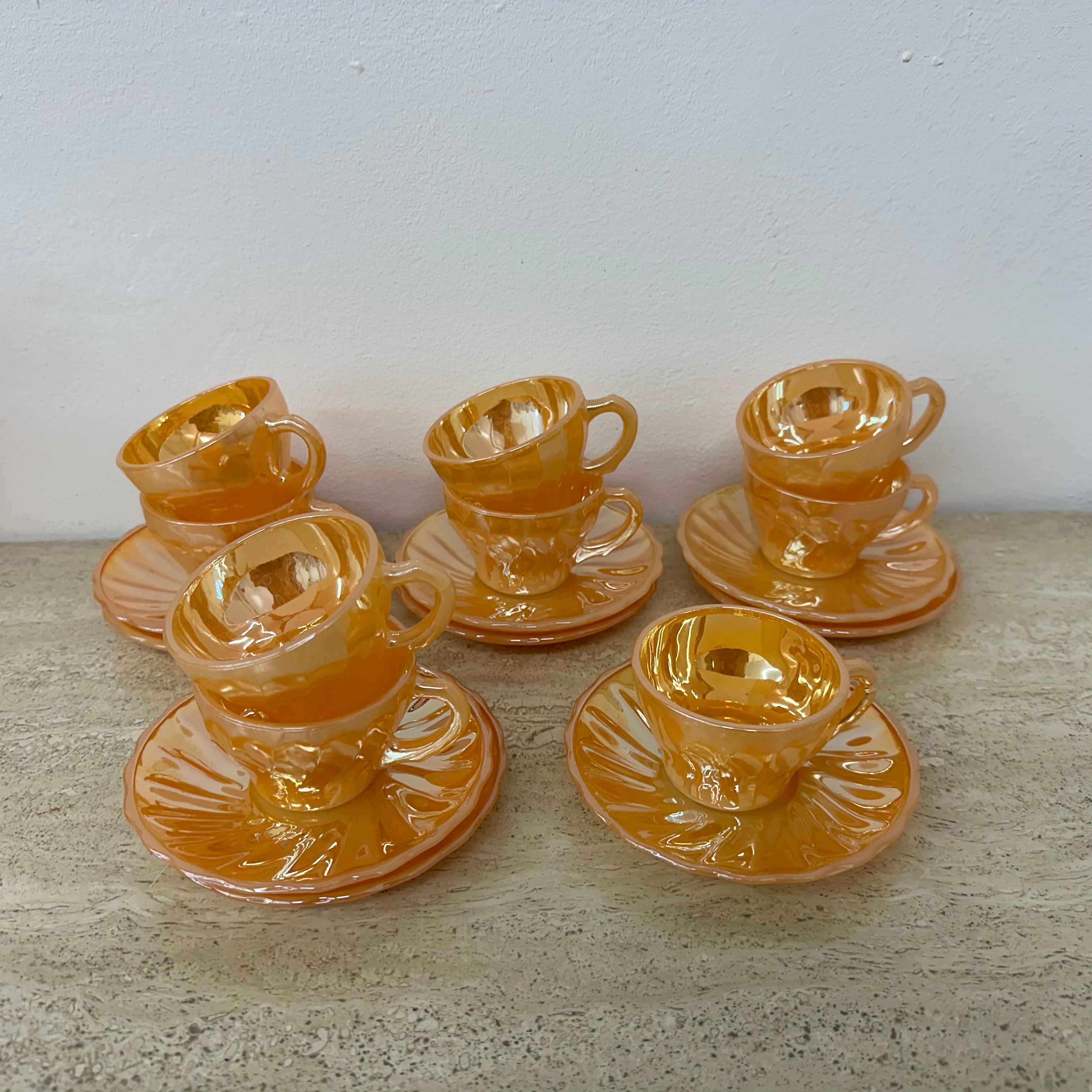 Set di 8 re del fuoco Anchor e Hocking  Tazze e piatti Peach Lustre Laurel in vendita 4