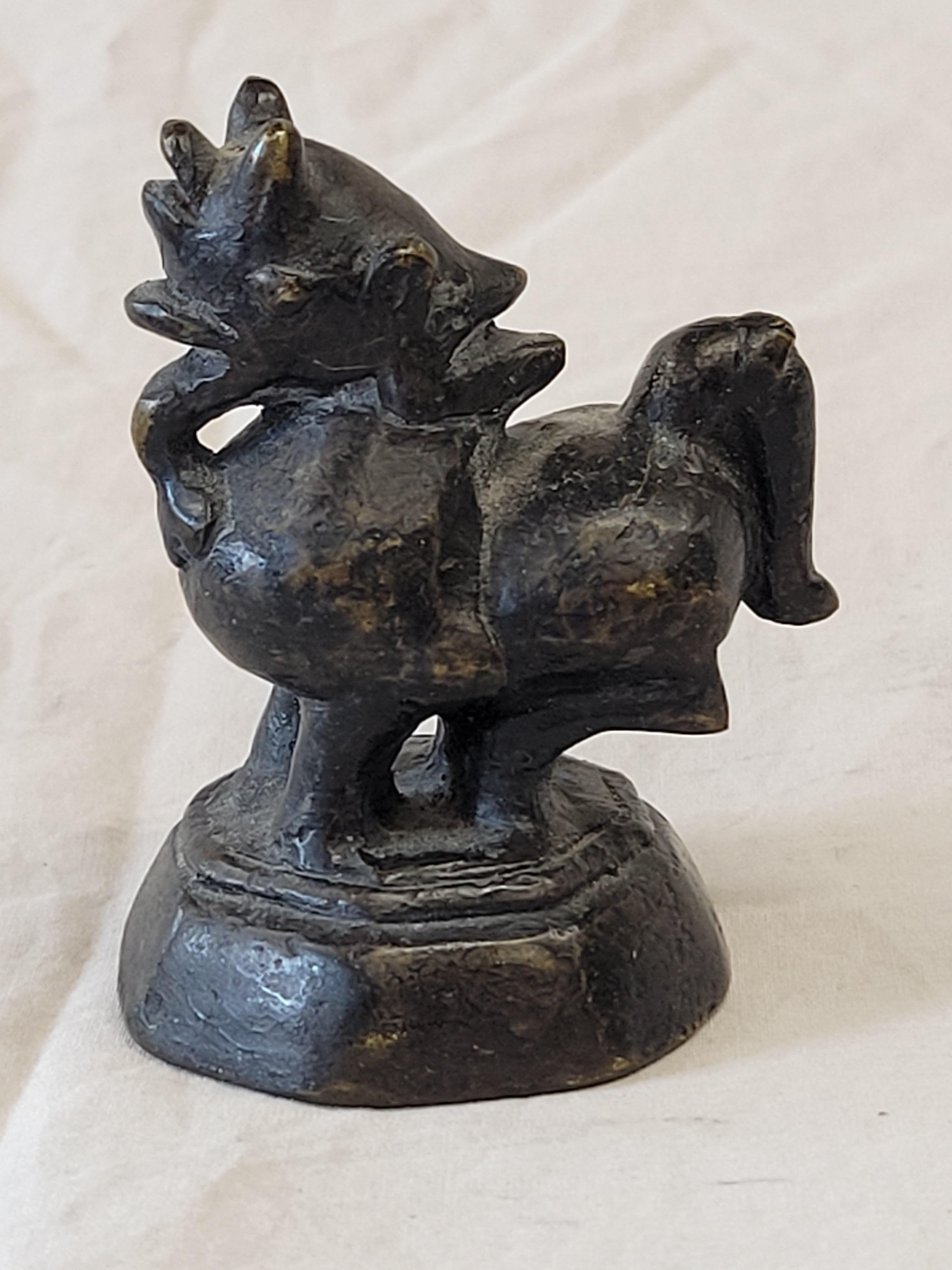 20ième siècle Lot de 8 poids d'opium en bronze de dragon birman ancien en vente
