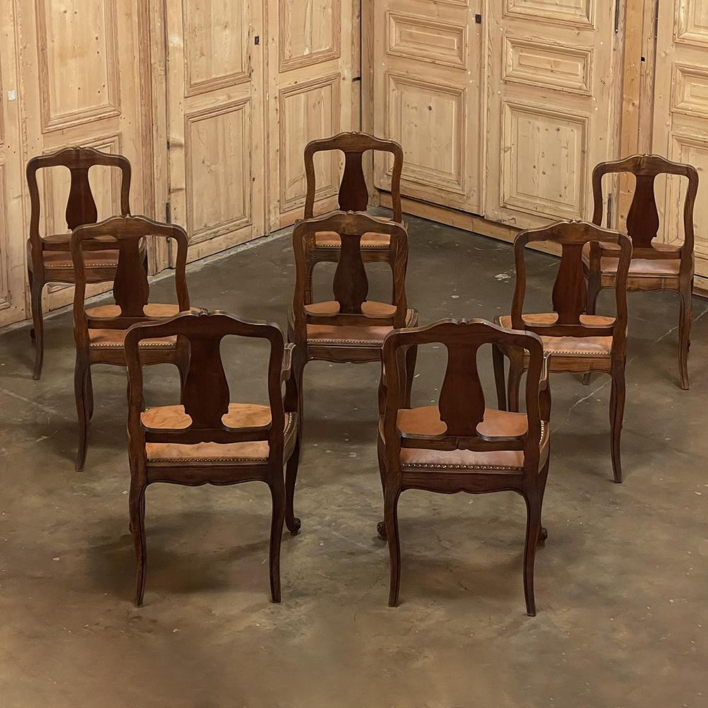 Ensemble de 8 chaises de salle à manger anciennes de style campagnard français incluant 2 fauteuils en vente 12