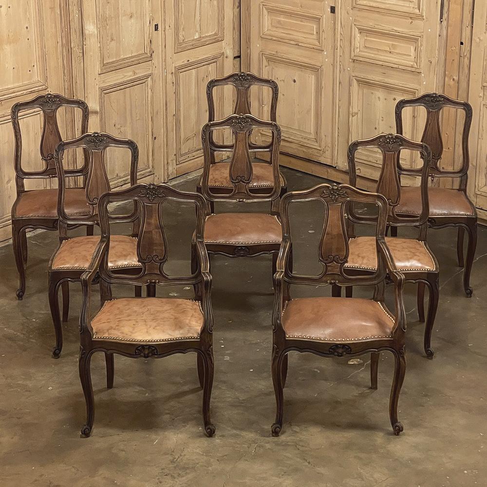 Set aus 8 antiken französischen Esszimmerstühlen im Landhausstil mit 2 Sesseln (Französische Provence) im Angebot