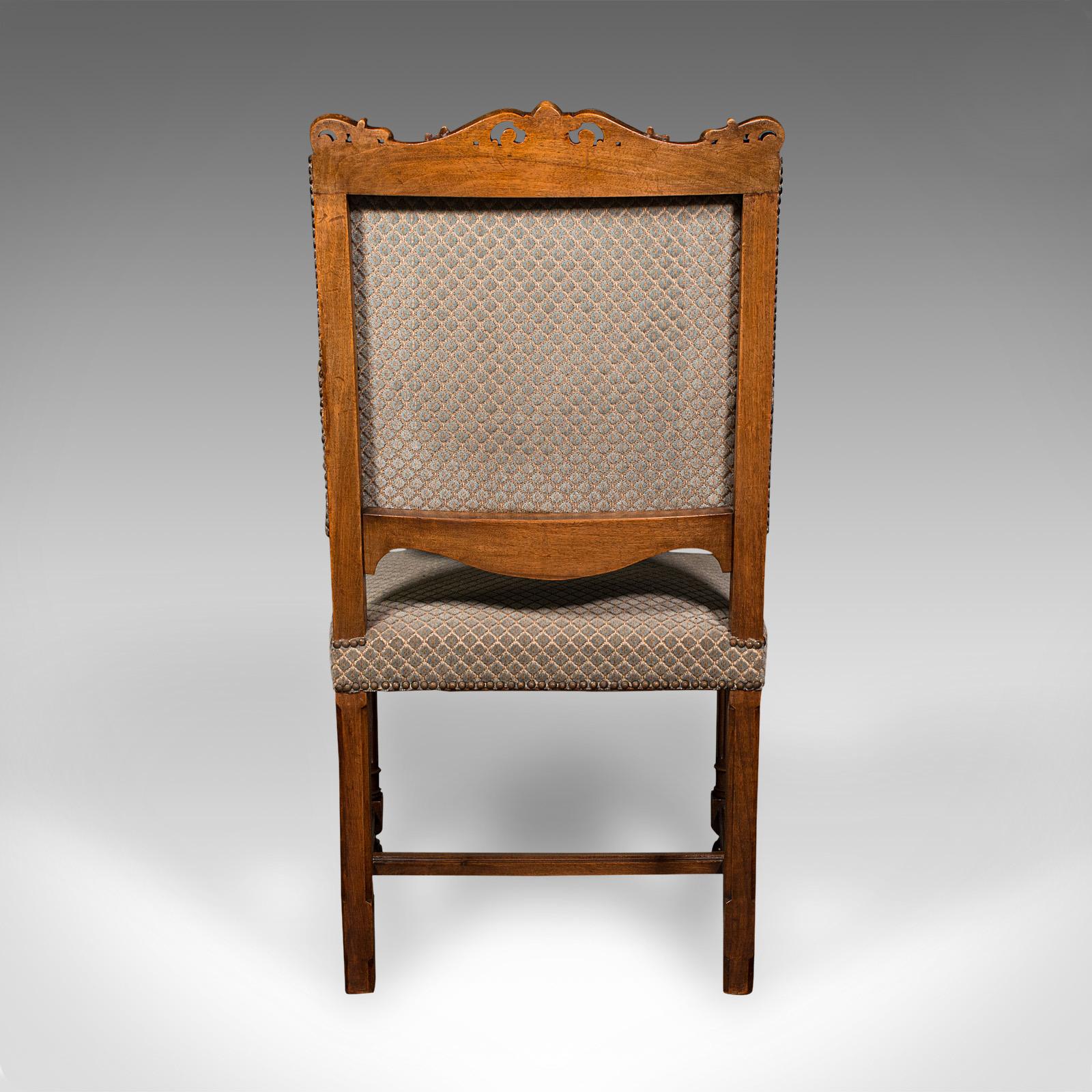 Noyer Ensemble de 8 chaises de salle à manger anciennes, anglaises, noyer, sculpture, assise, édouardiennes, vers 1910 en vente
