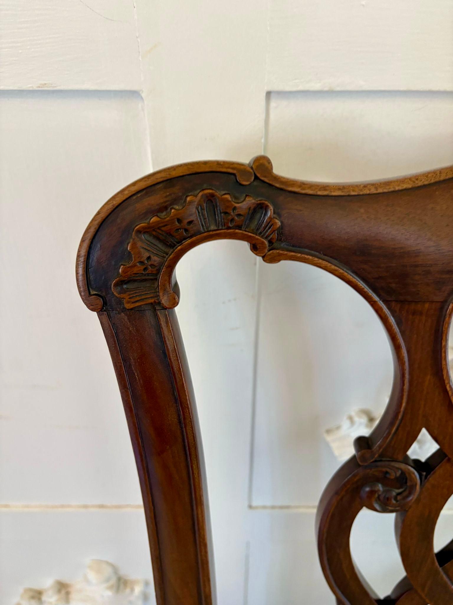 Satz von 8 antiken Mahagoni-Esszimmerstühlen in edwardianischer Qualität im Angebot 4