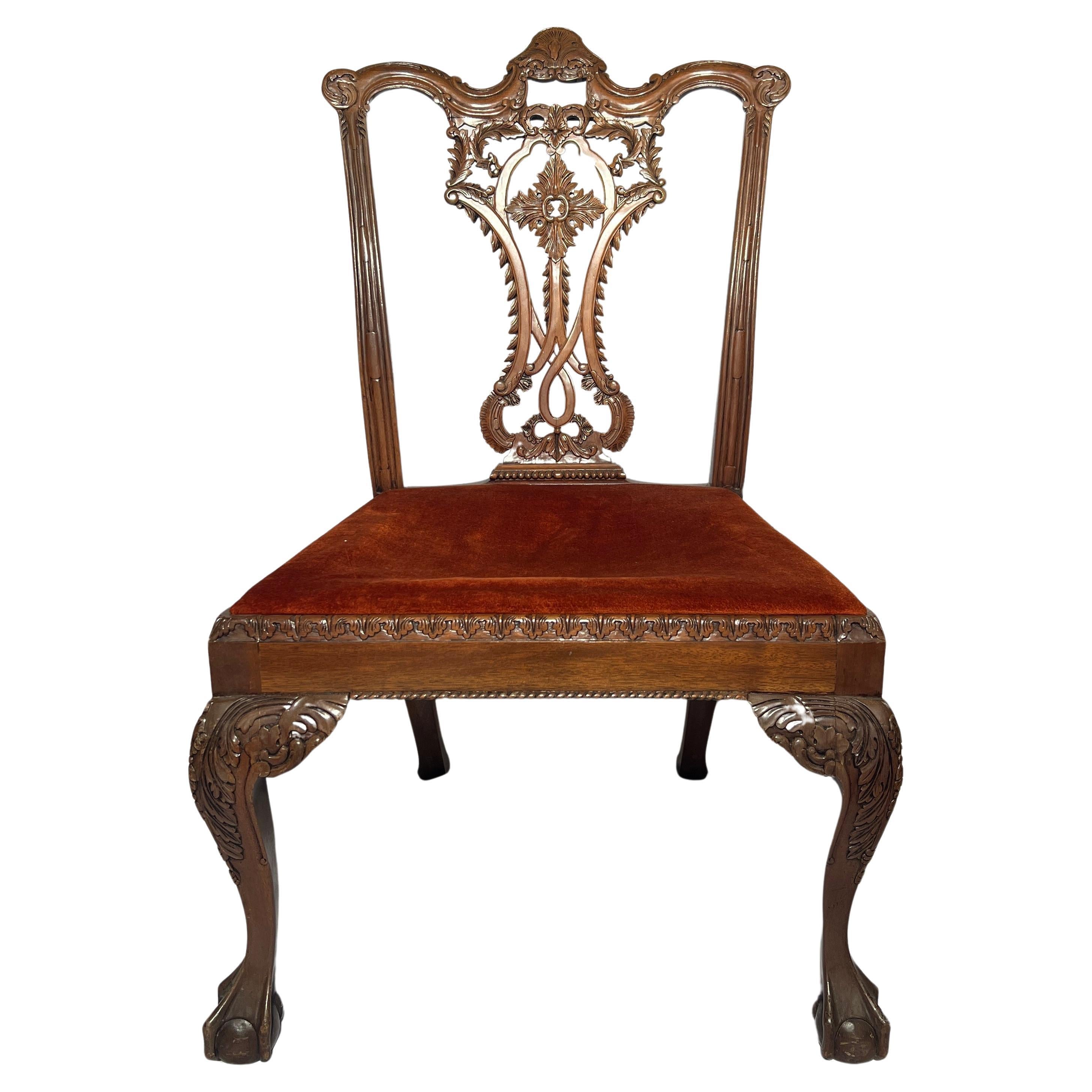 Set of 8 Antique English Carved Mahogany Dining Chairs, Circa 1890's.  In Good Condition For Sale In New Orleans, LA