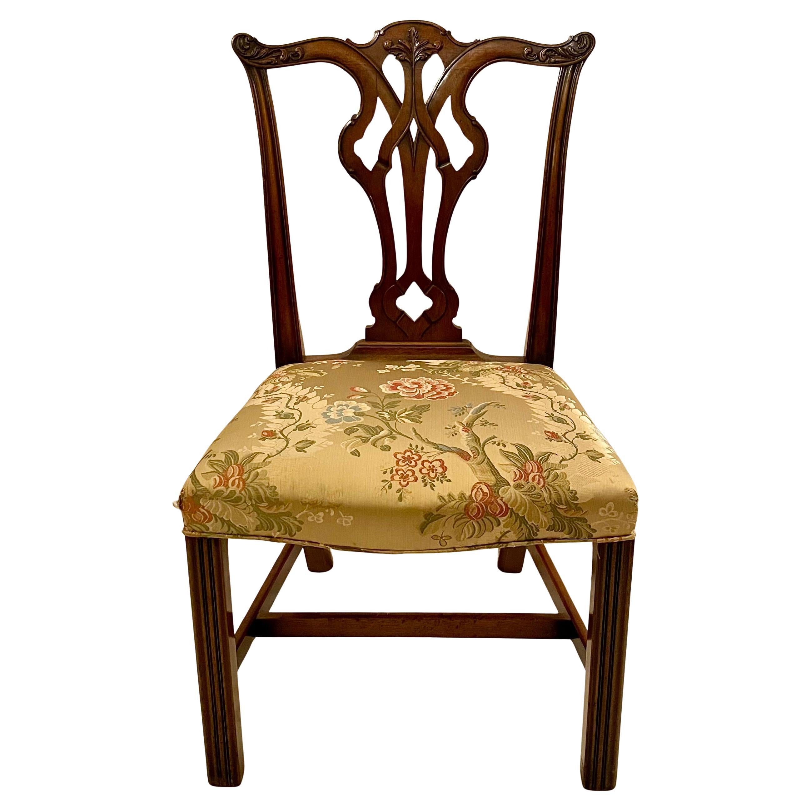 Set of 8 Antique English Mahogany Dining Room Chair, Circa 1890's. For Sale 3
