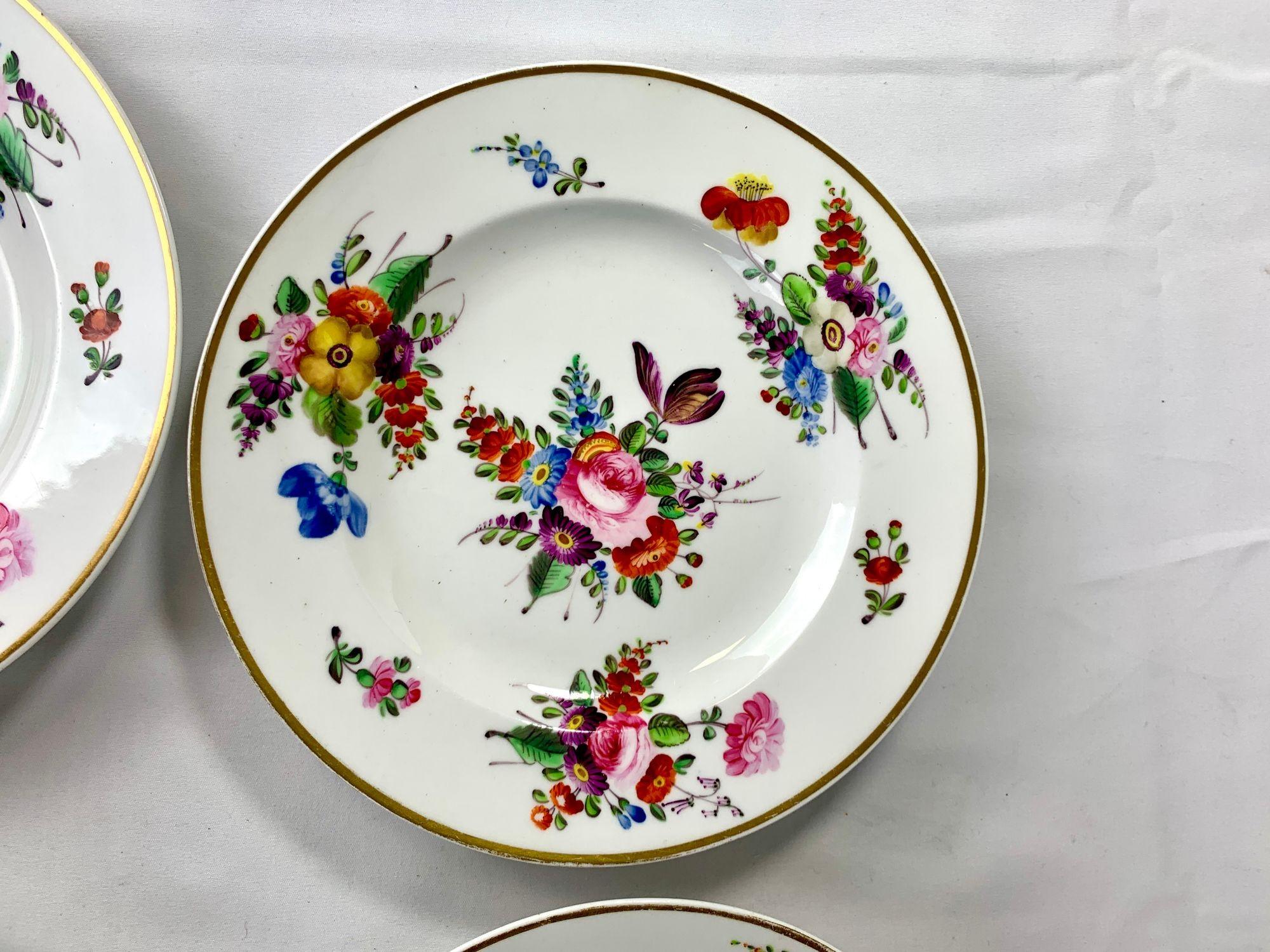 Ensemble de 8 assiettes anciennes en porcelaine anglaise avec fleurs peintes à la main vers 1825 en vente 2
