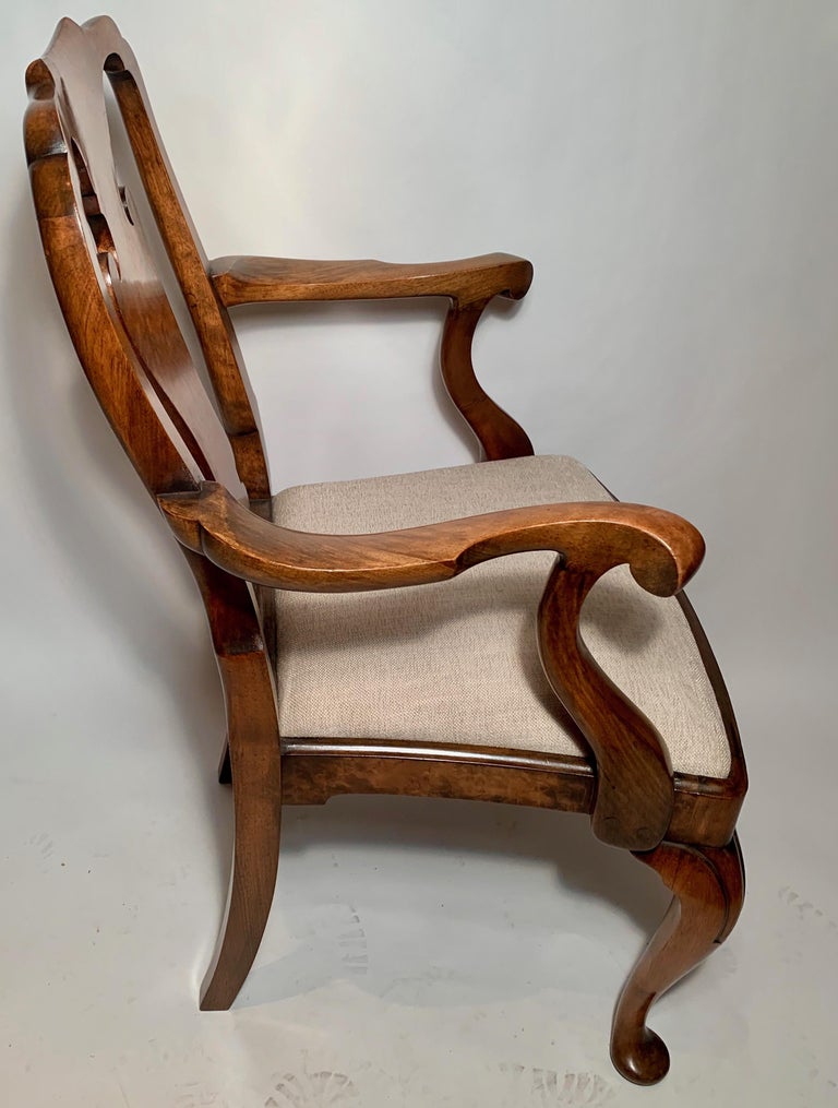 Set of 8 Antique English Queen Anne Burl Walnut Dining Chairs In Good Condition For Sale In New Orleans, LA