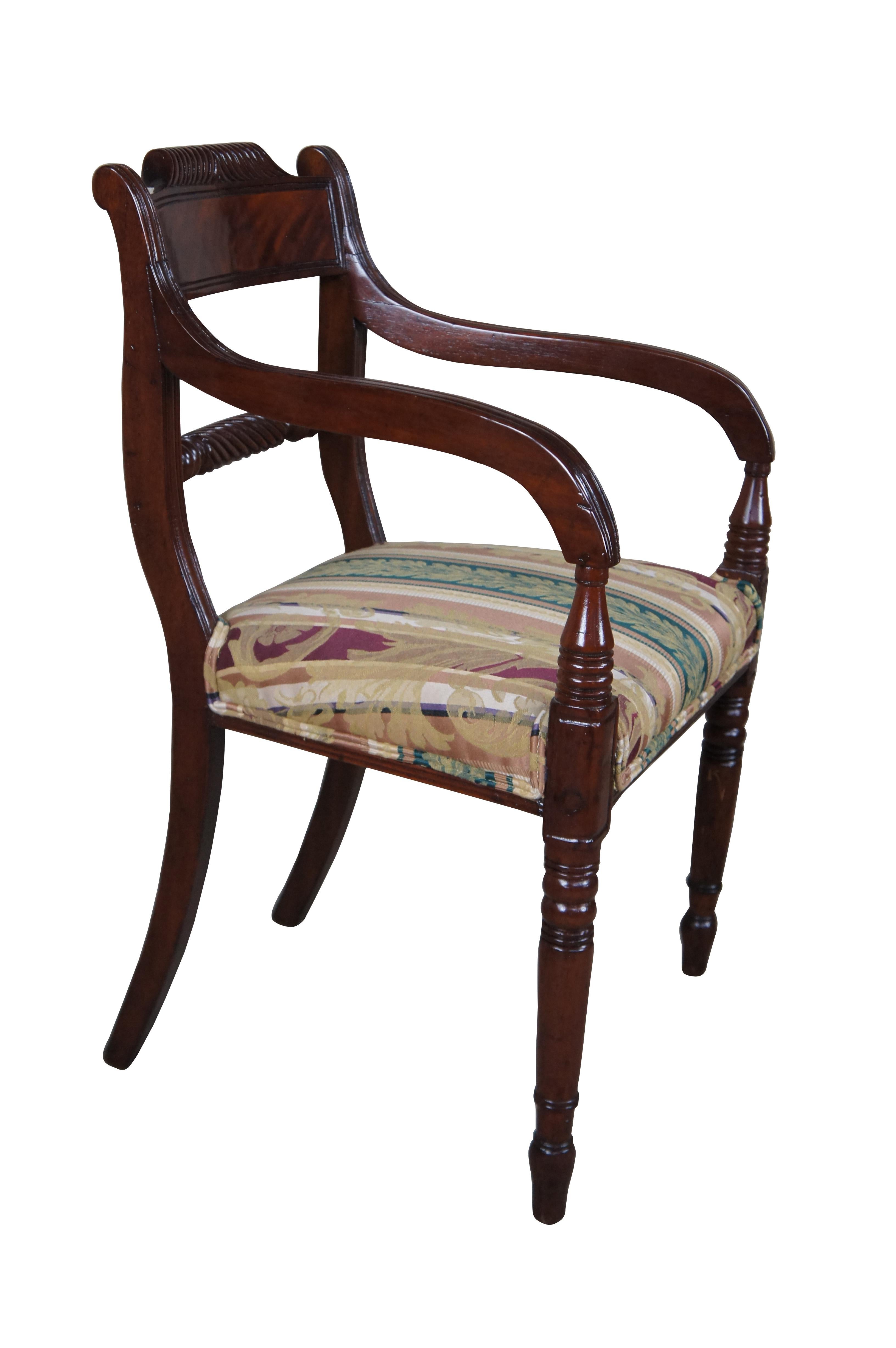 Set of 8 Antique English Regency Period Mahogany Carved Klismos Dining Chairs In Good Condition For Sale In Dayton, OH