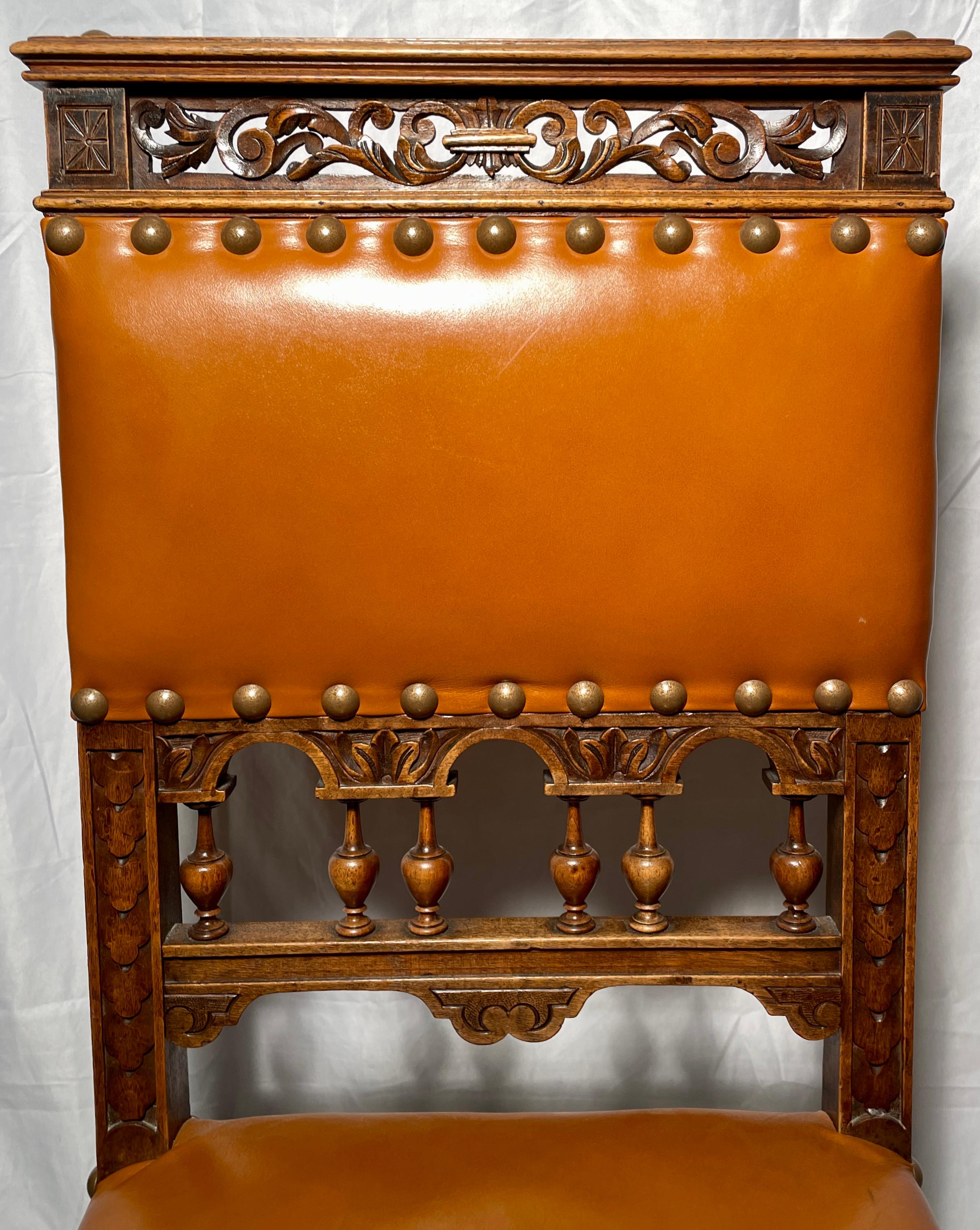 Satz von 8 antiken französischen „Francois Premier“-Esszimmerstühlen aus Nussbaumholz, um 1880. im Zustand „Gut“ im Angebot in New Orleans, LA